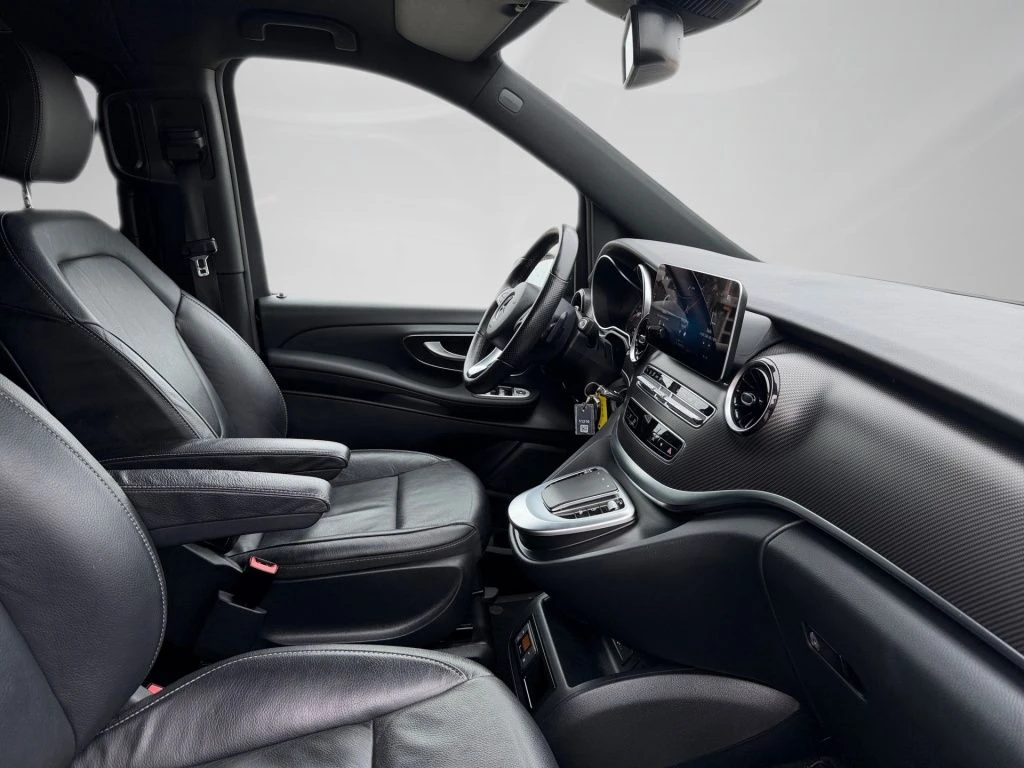 Mercedes-Benz-V-Klasse 300-image-11