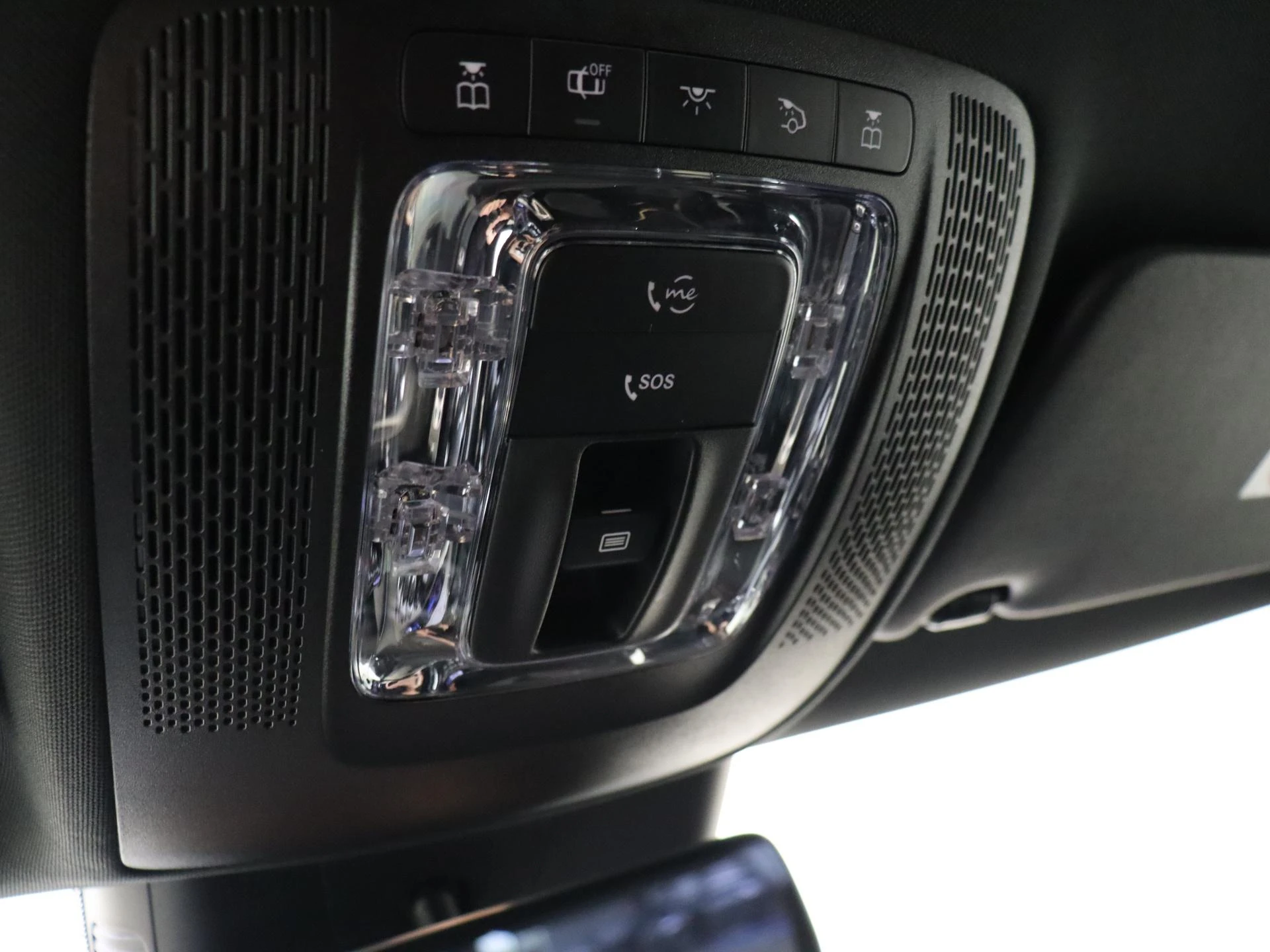 Mercedes-Benz-CLA-image-22