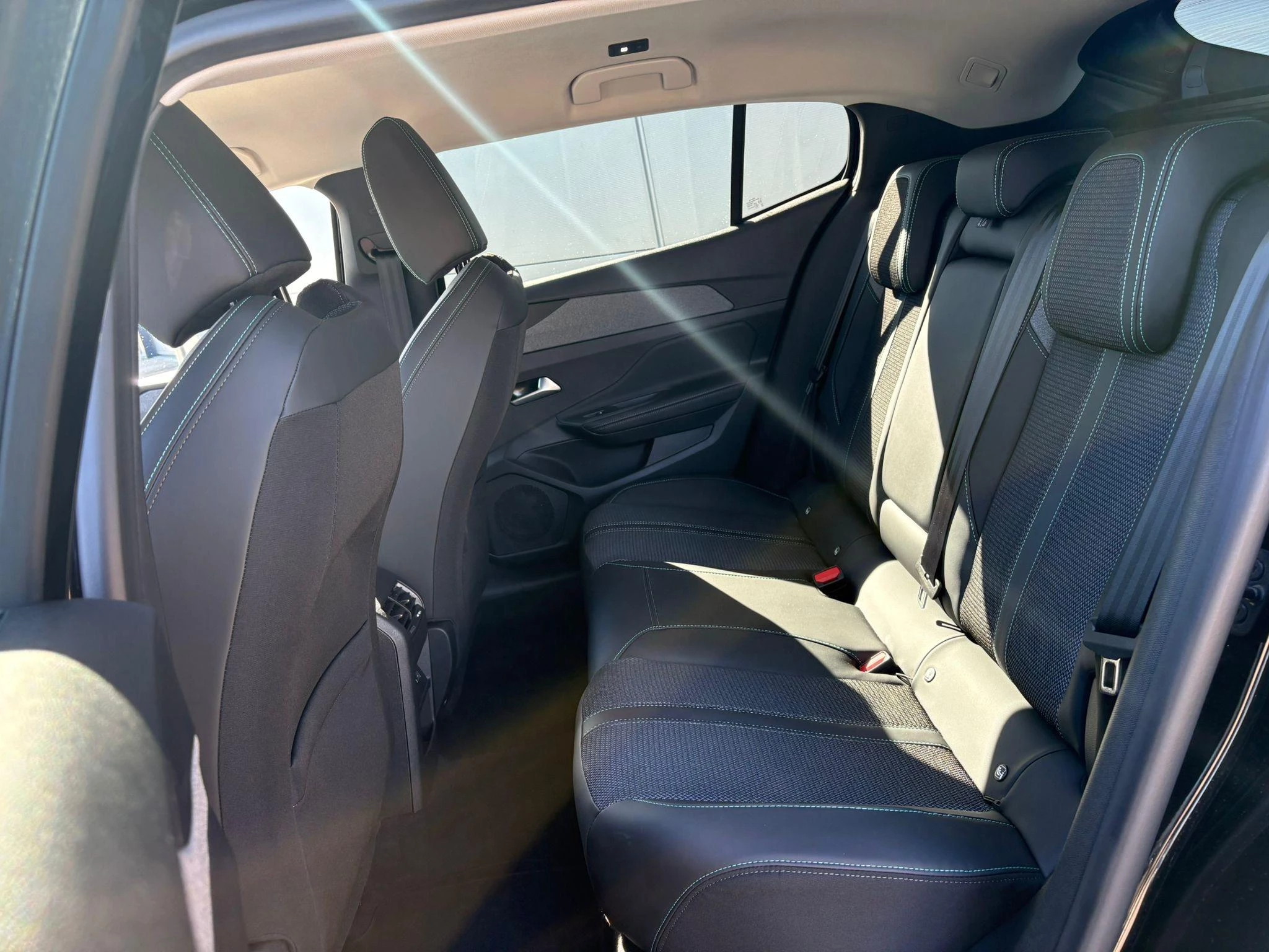 Peugeot-408-image-18