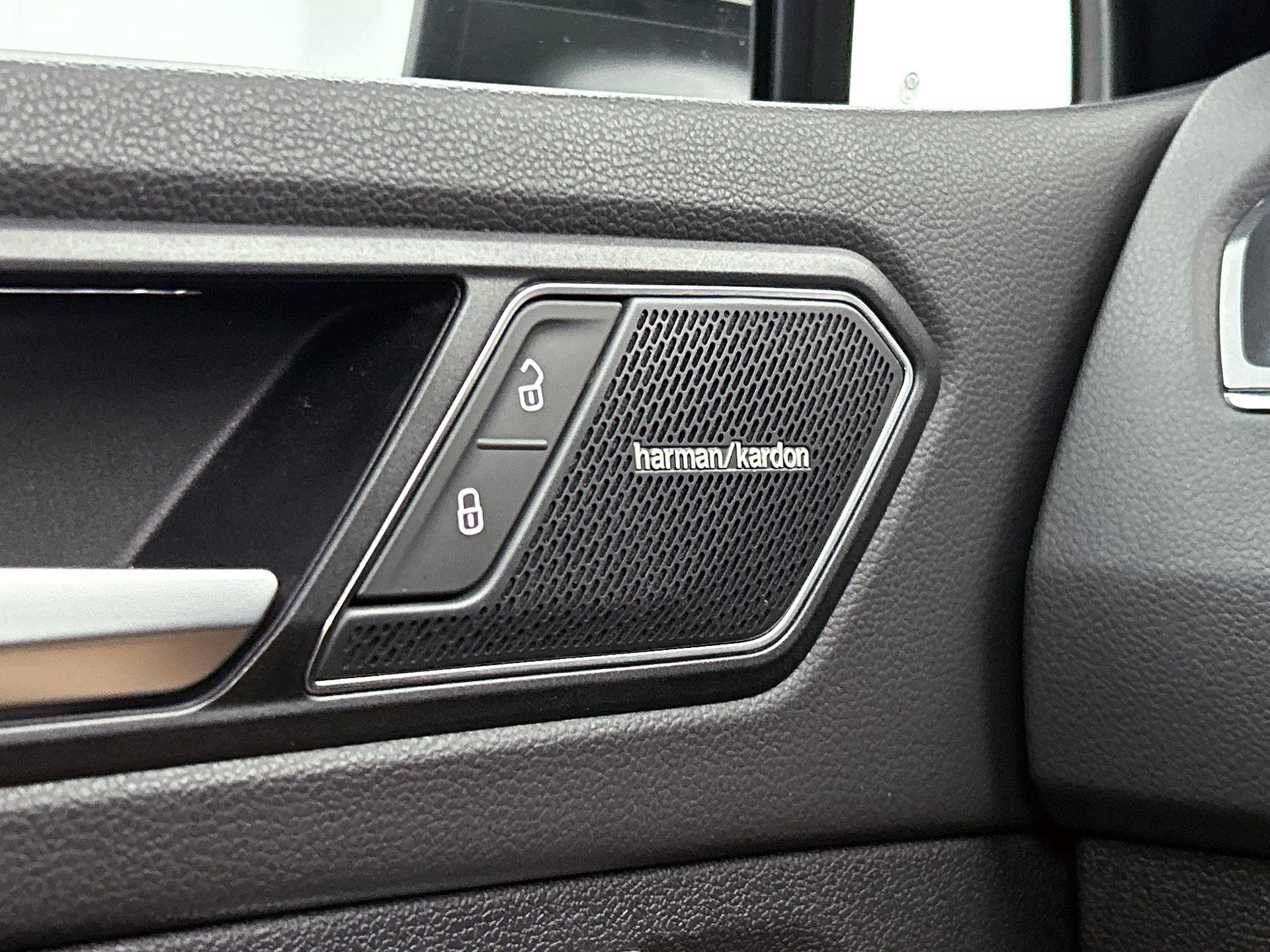 Volkswagen Tiguan 1.5 TSI R-Line Business+