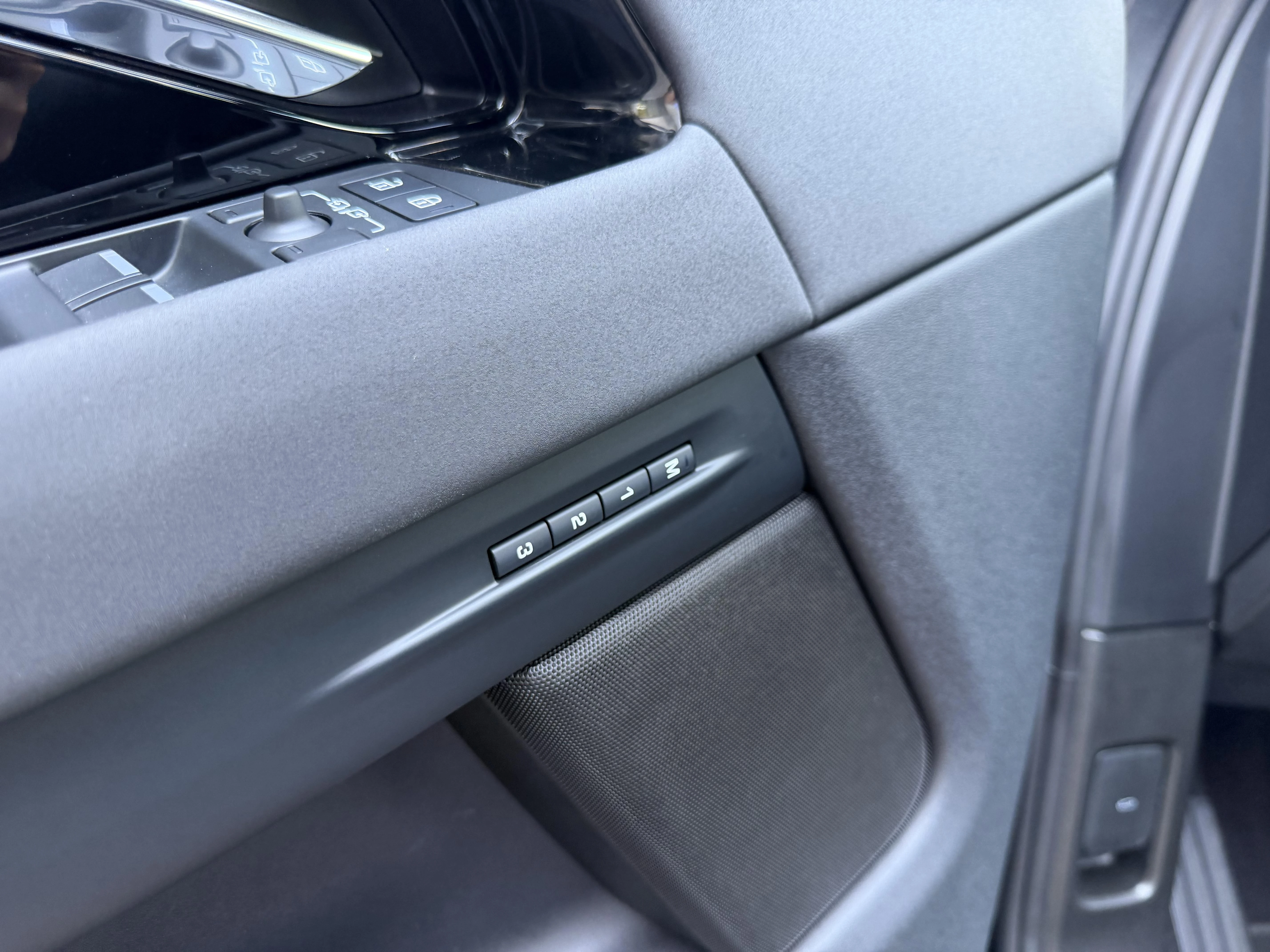 Land Rover-Range Rover Evoque-image-20