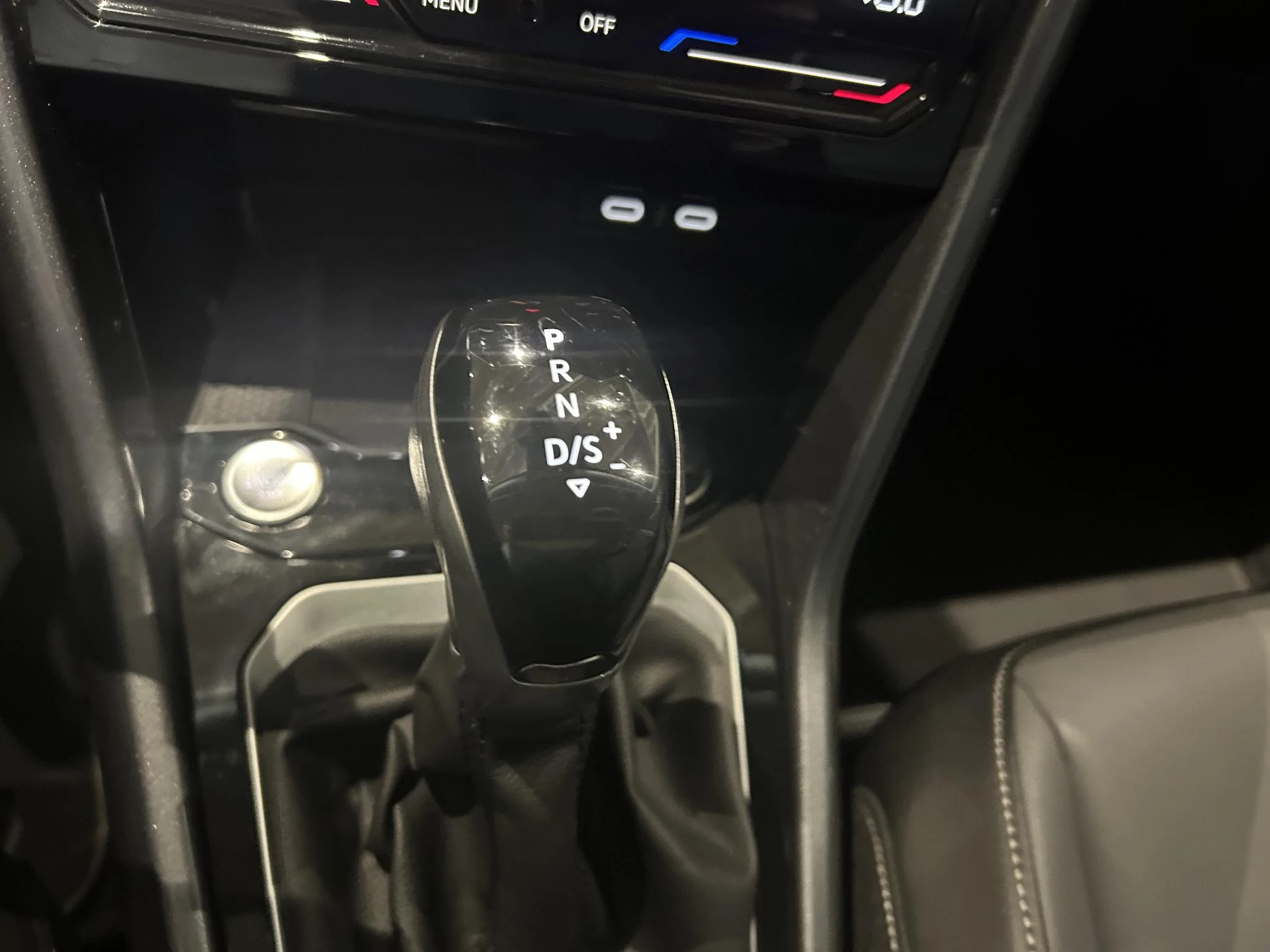 Volkswagen-T-Roc-image-14