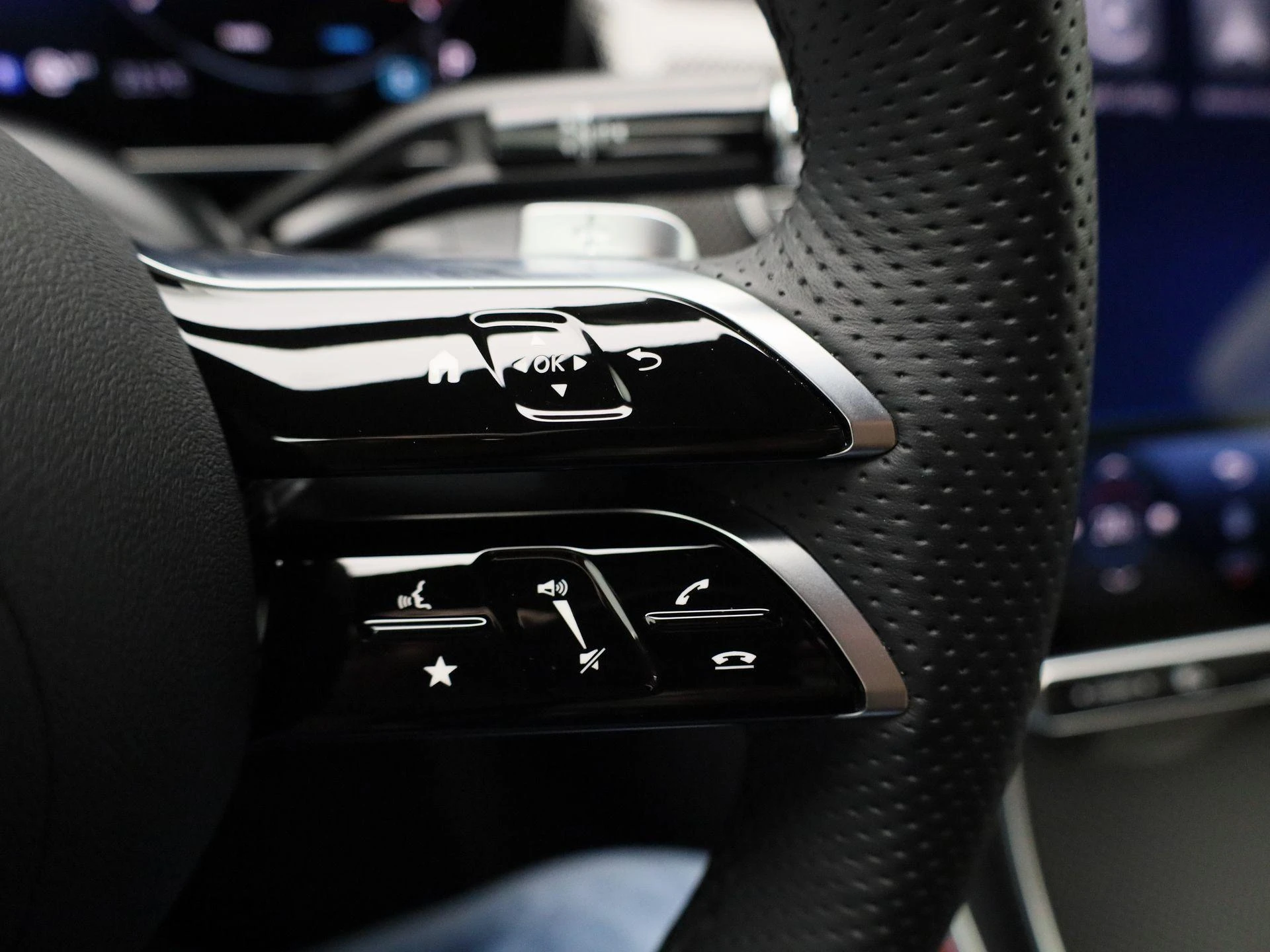 Mercedes-Benz-GLC-image-17