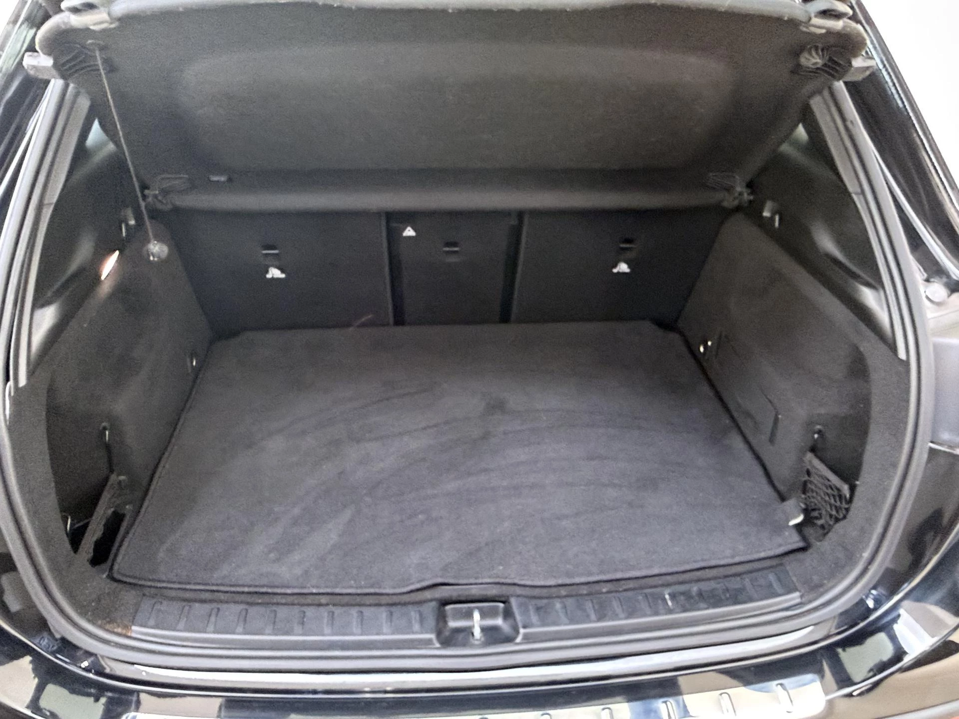 Mercedes-Benz GLA 180 Business Solution Luxury