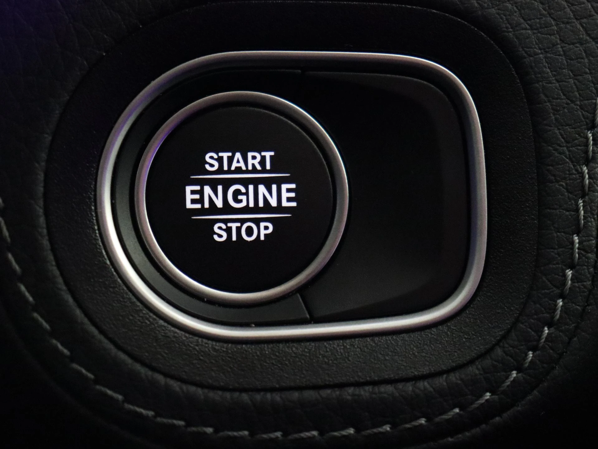 Mercedes-Benz-GLE-image-21