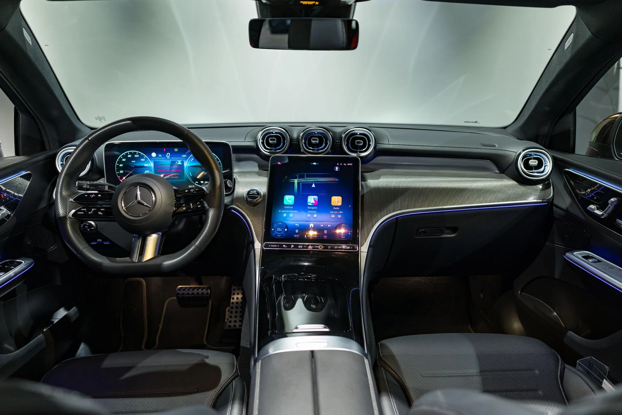 Mercedes-Benz-GLC-image-10
