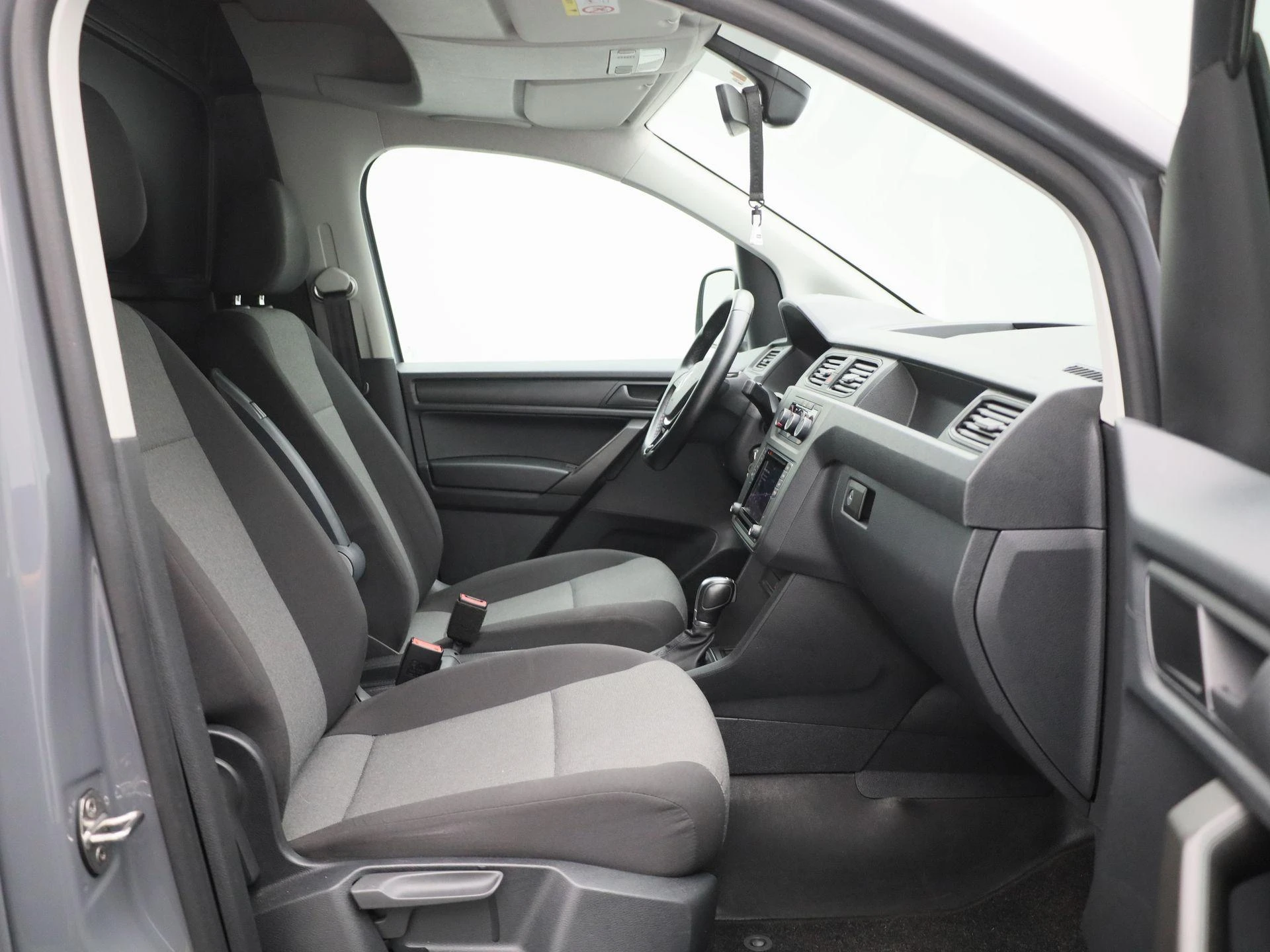 Volkswagen-Caddy-image-11