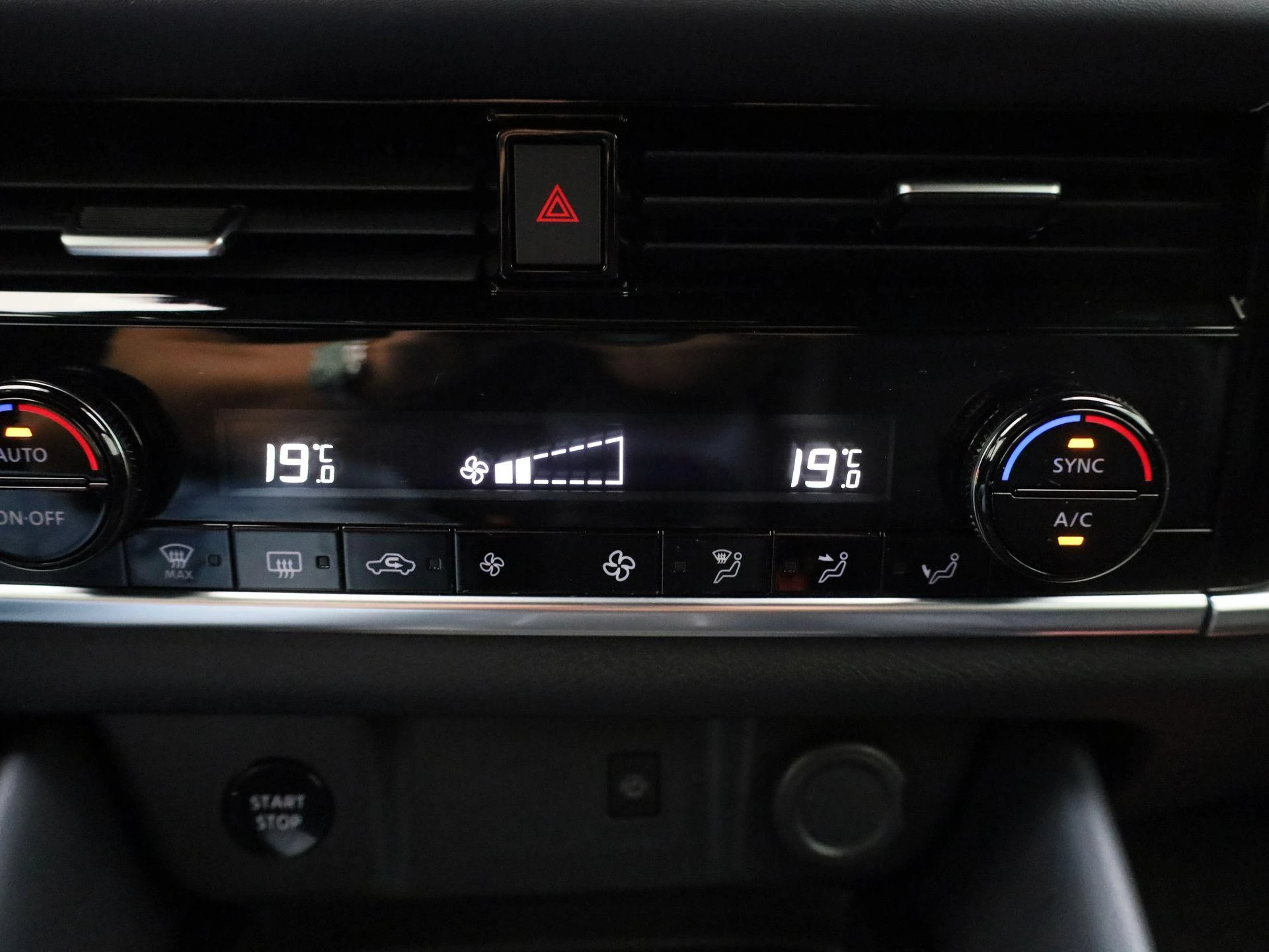 Nissan-QASHQAI-image-24