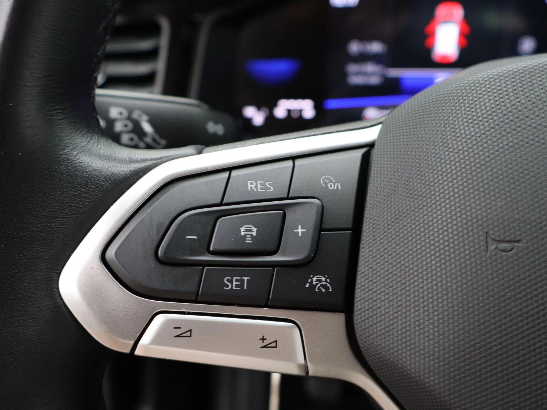 Volkswagen-Polo-image-24