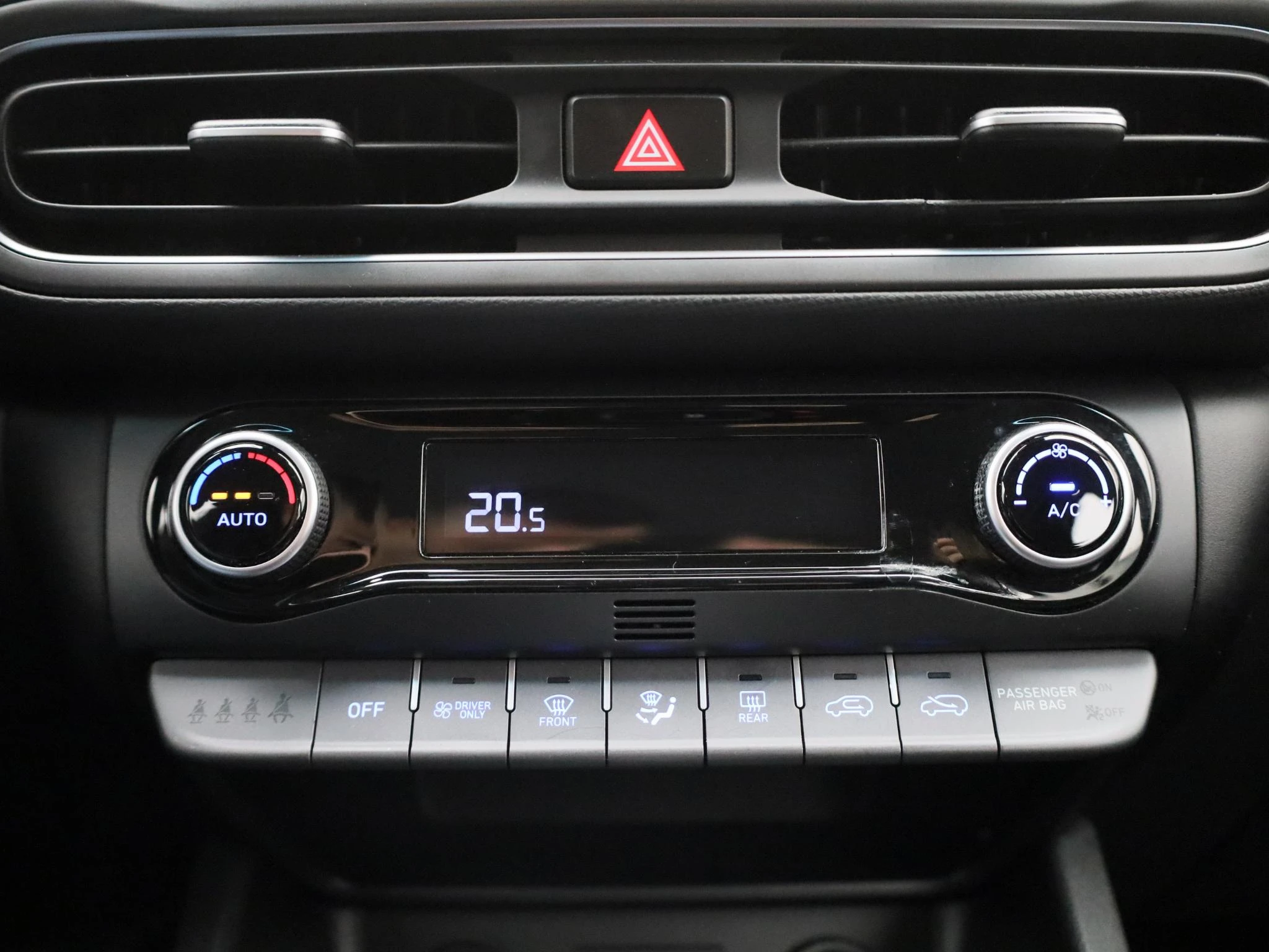 Hyundai-Kona-image-17