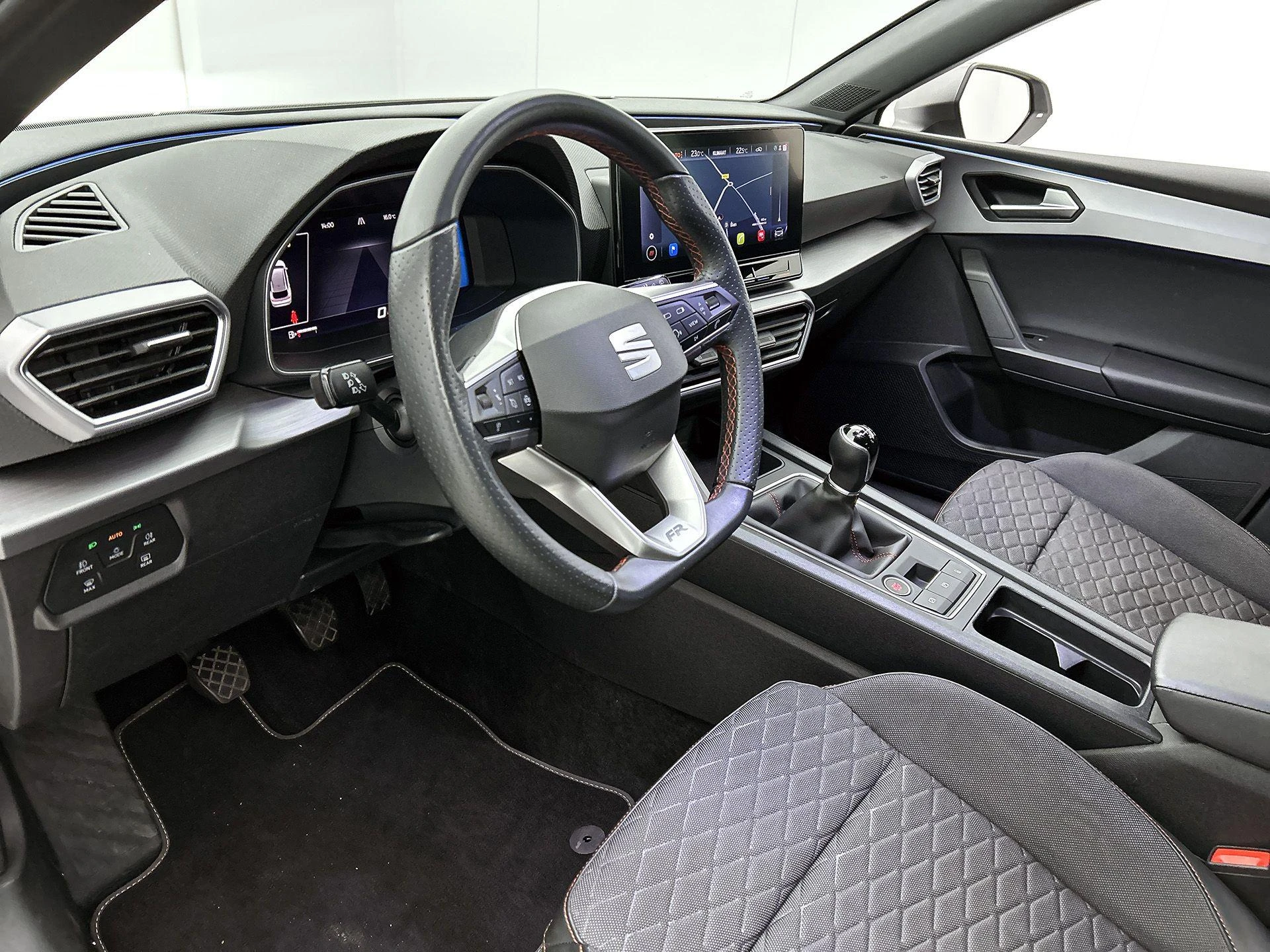 SEAT-Leon-image-20