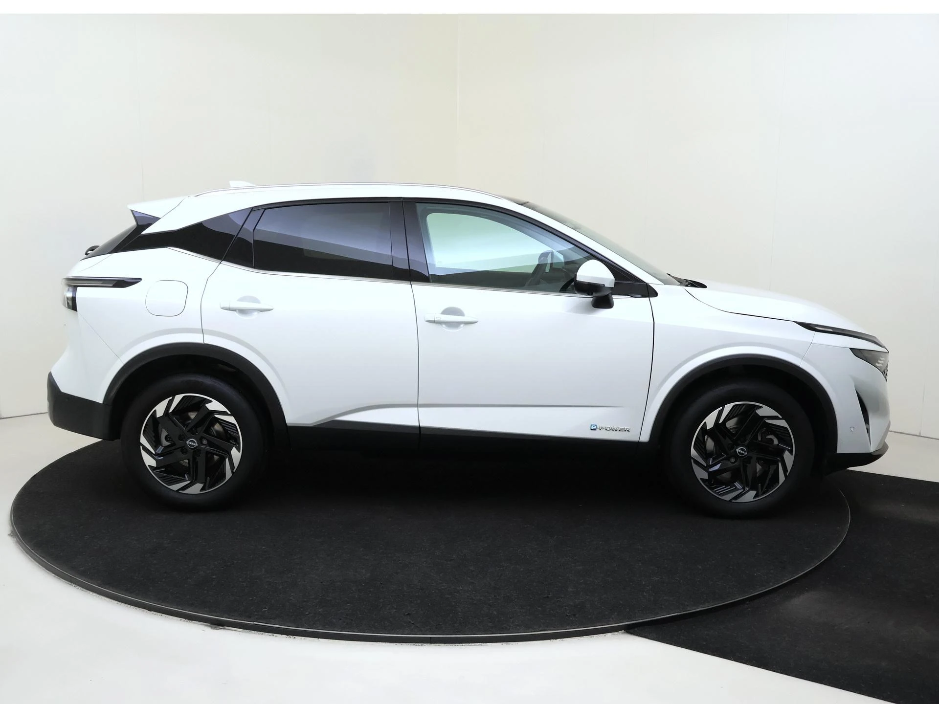 Nissan-QASHQAI-image-8