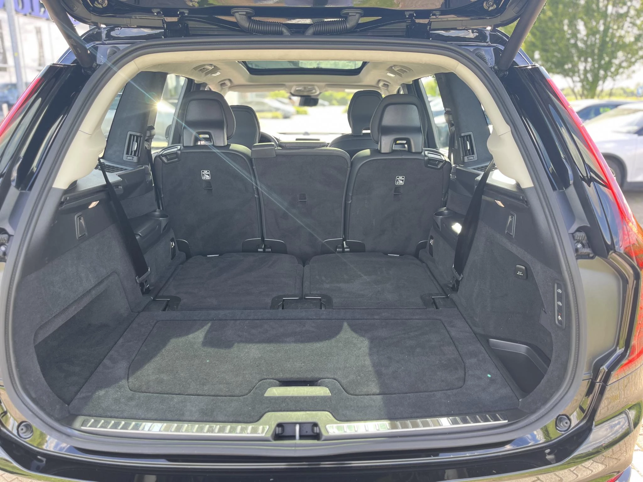 Volvo XC90 T8 Plug-in hybrid AWD Ultra Dark
