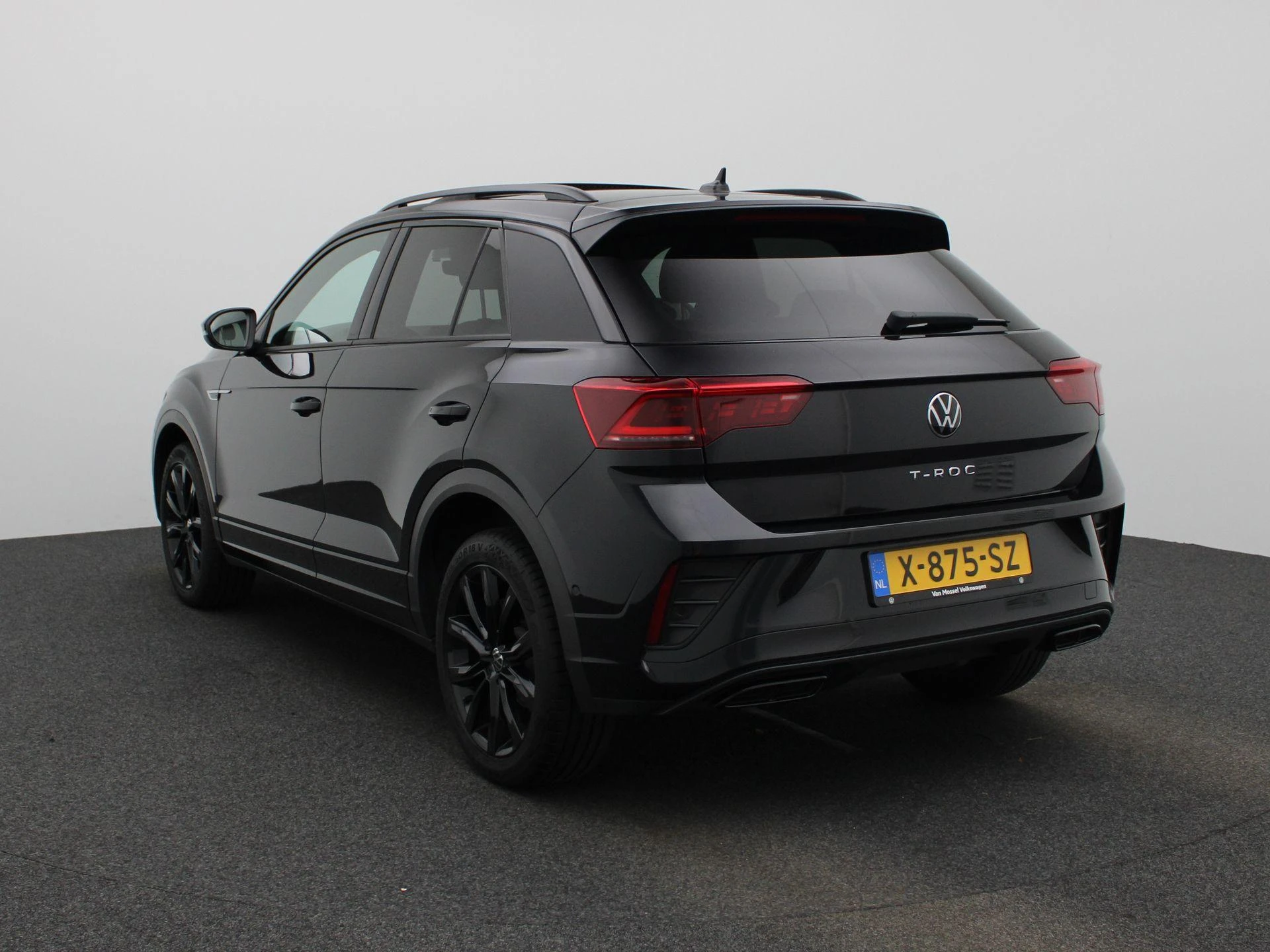 Volkswagen-T-Roc-image-1