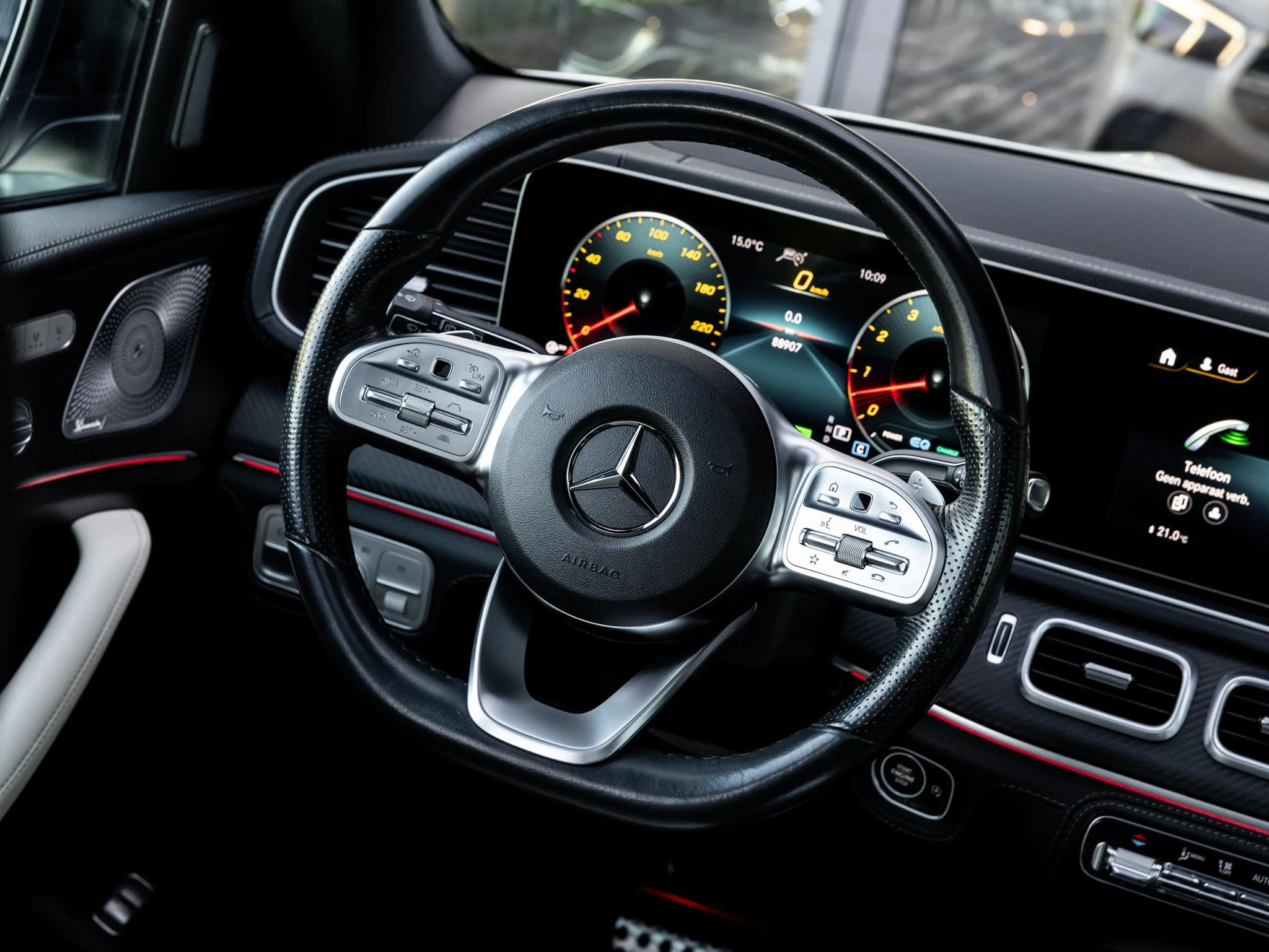 Mercedes-Benz-GLE-image-36