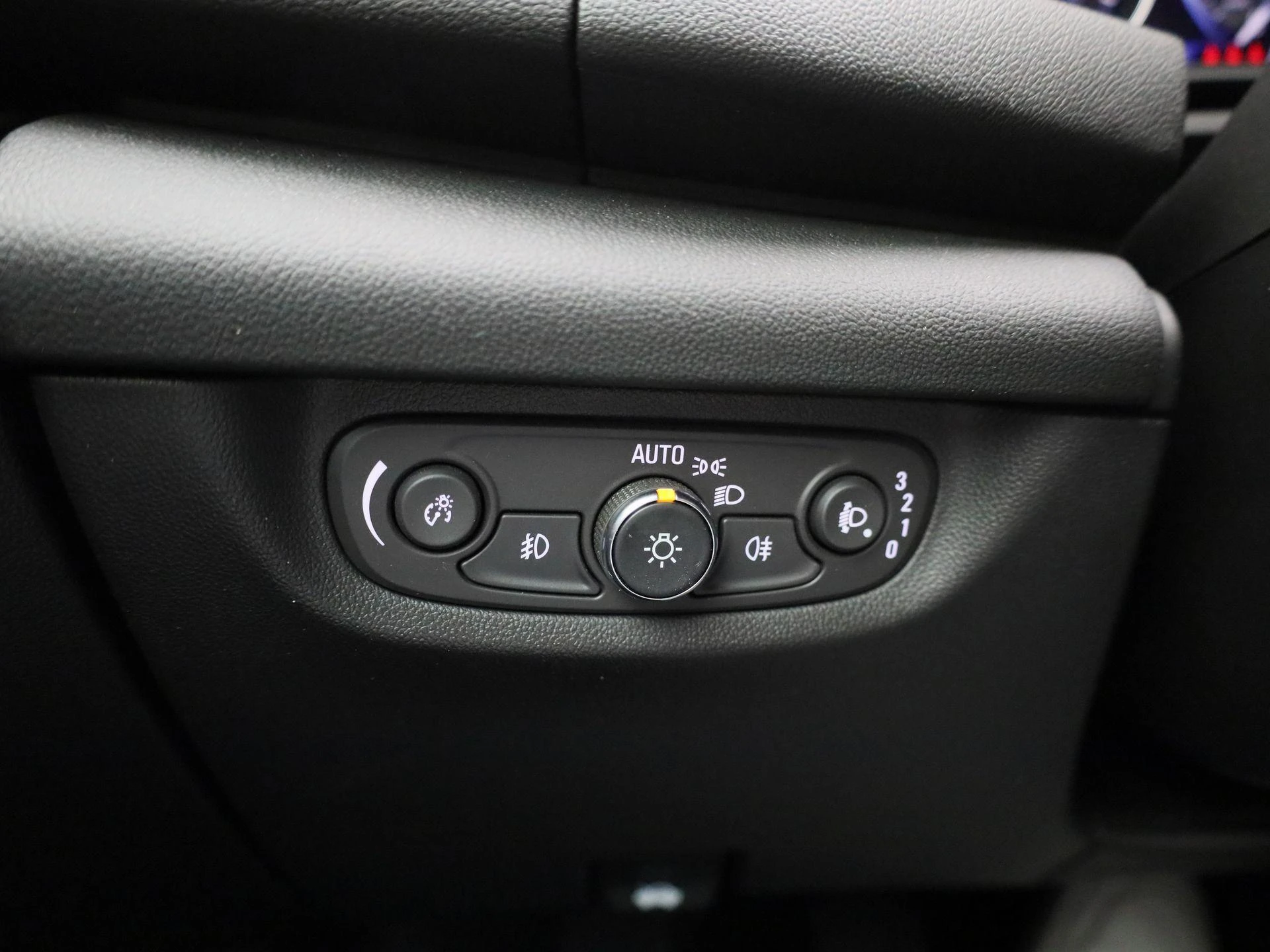 Opel-Insignia-image-24