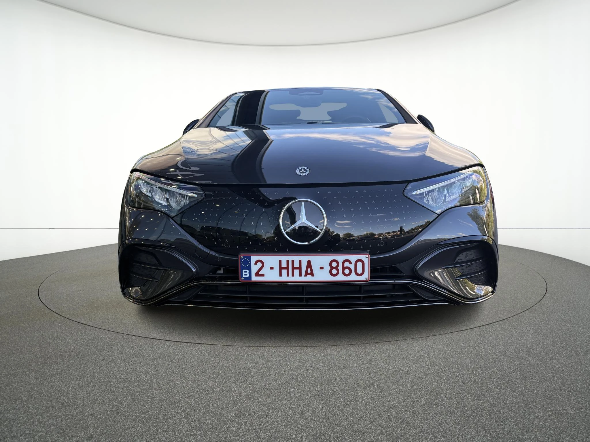 Mercedes-Benz-EQE-image-1