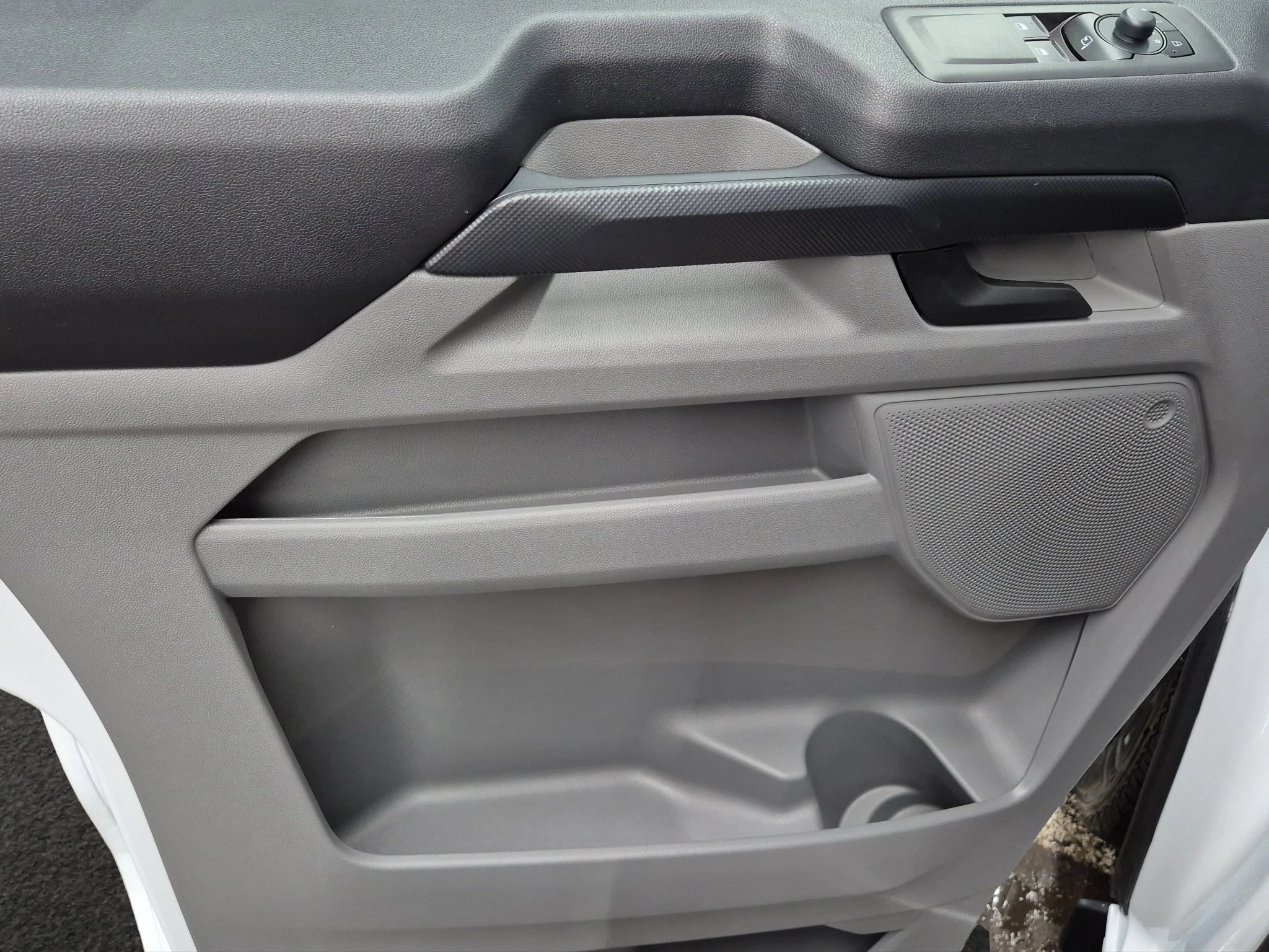 Ford-Transit Custom-image-15