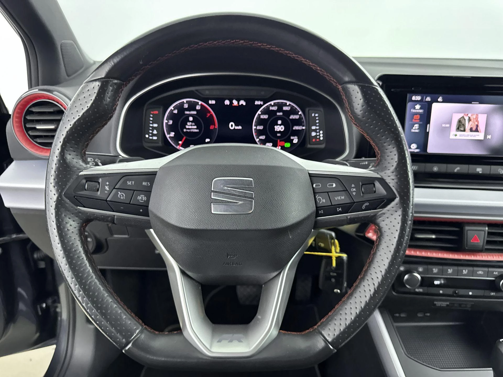 SEAT-Arona-image-26