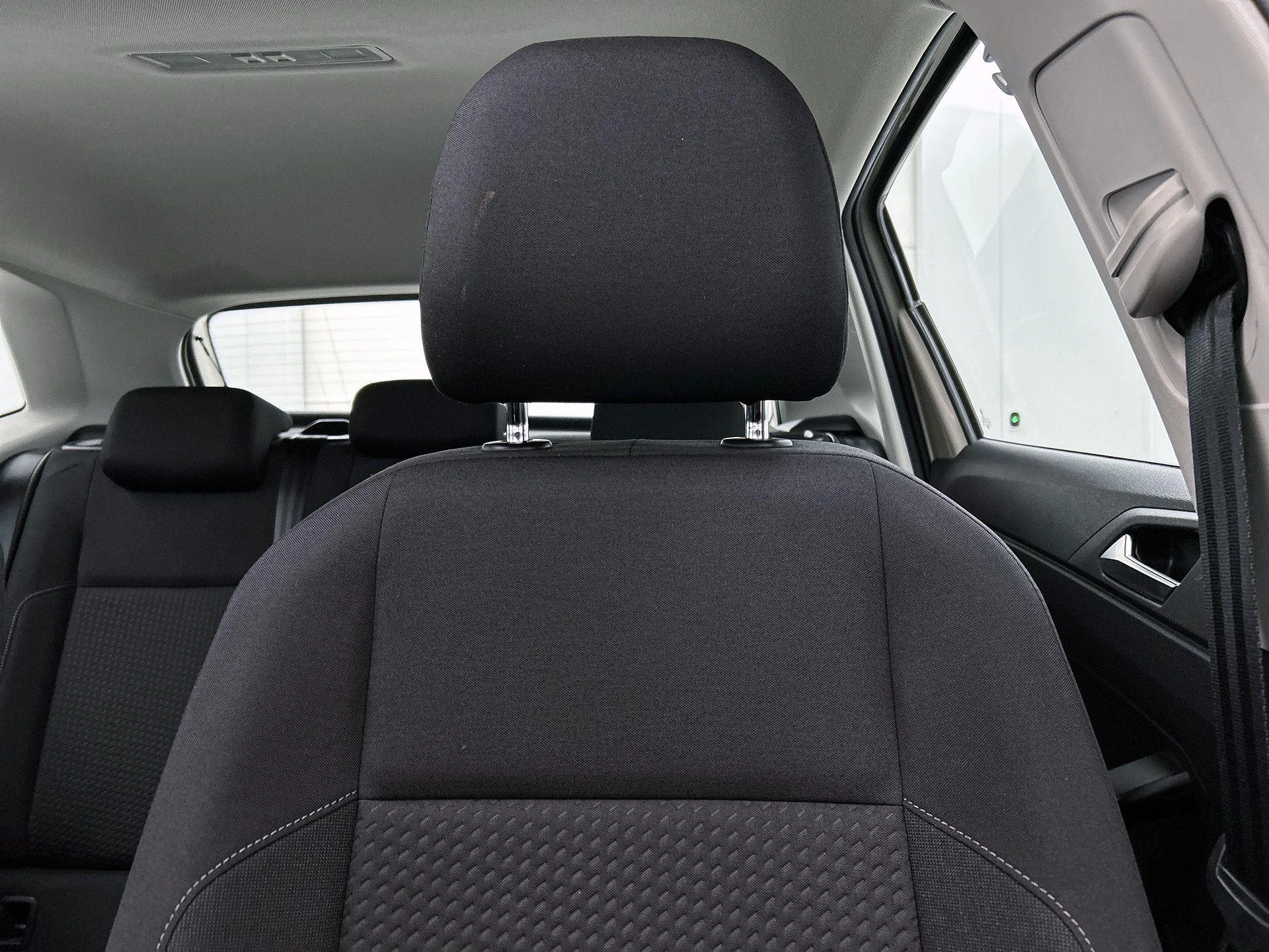 Volkswagen-Polo-image-11