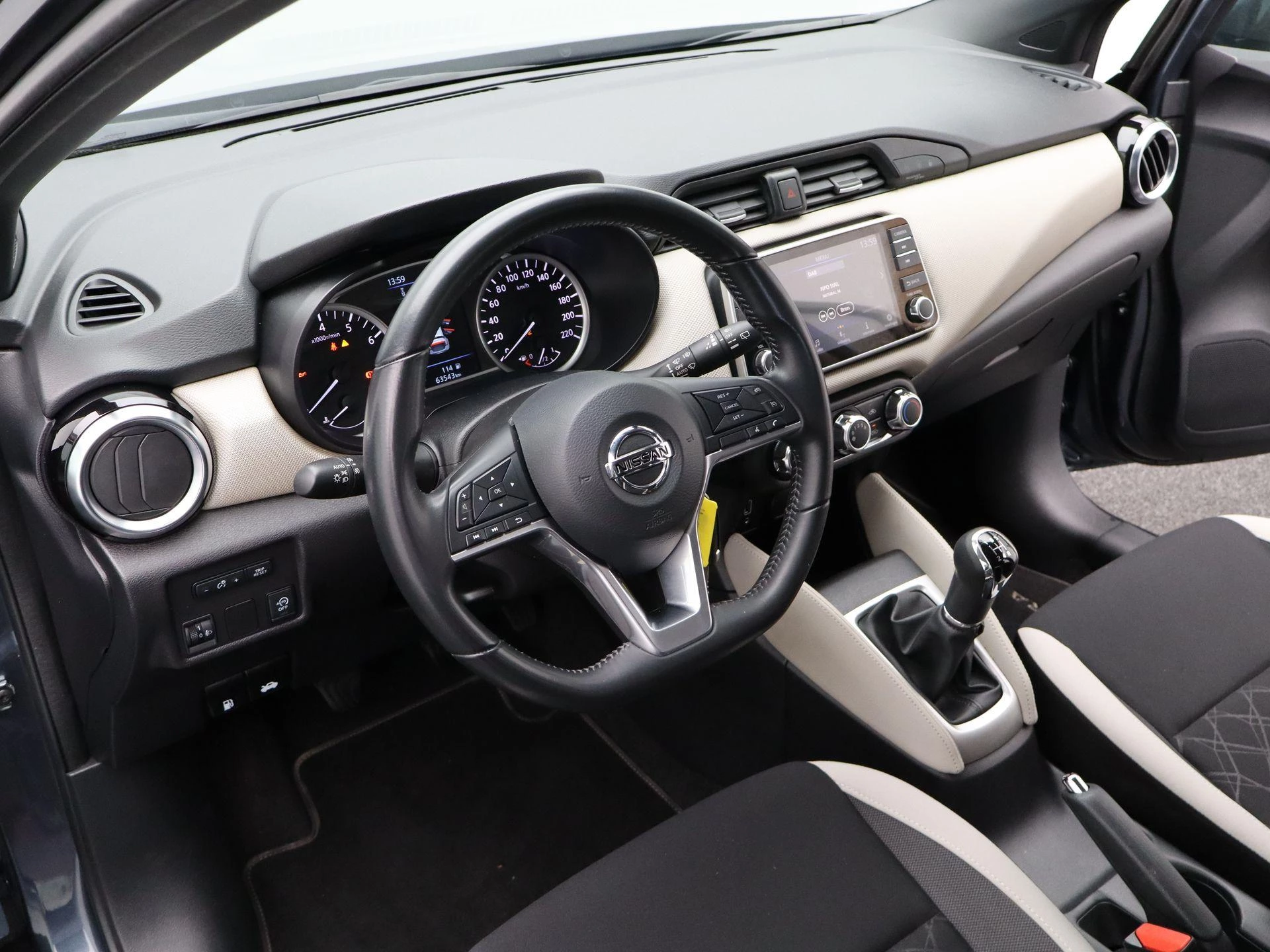 Nissan-Micra-image-32