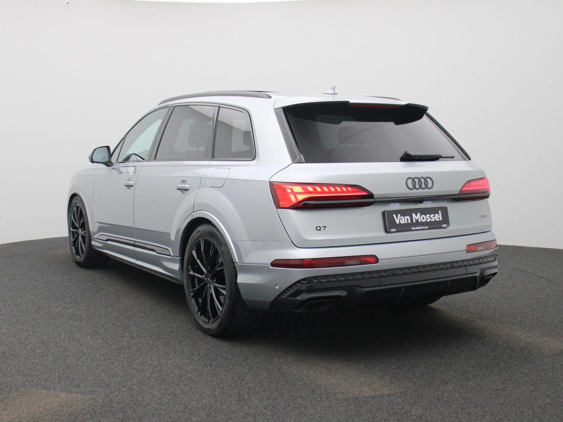Audi-Q7-image-1