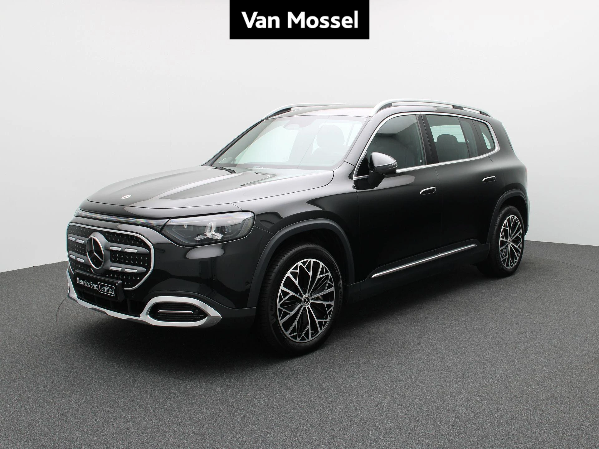 Mercedes-Benz-GLB-image-0