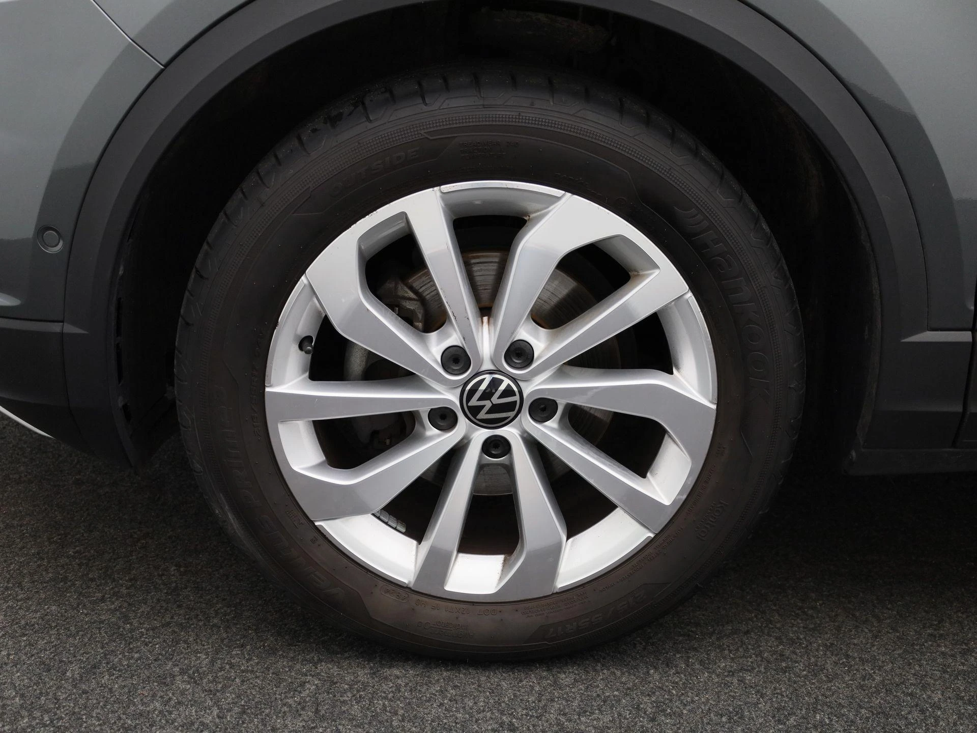 Volkswagen-T-Roc-image-12