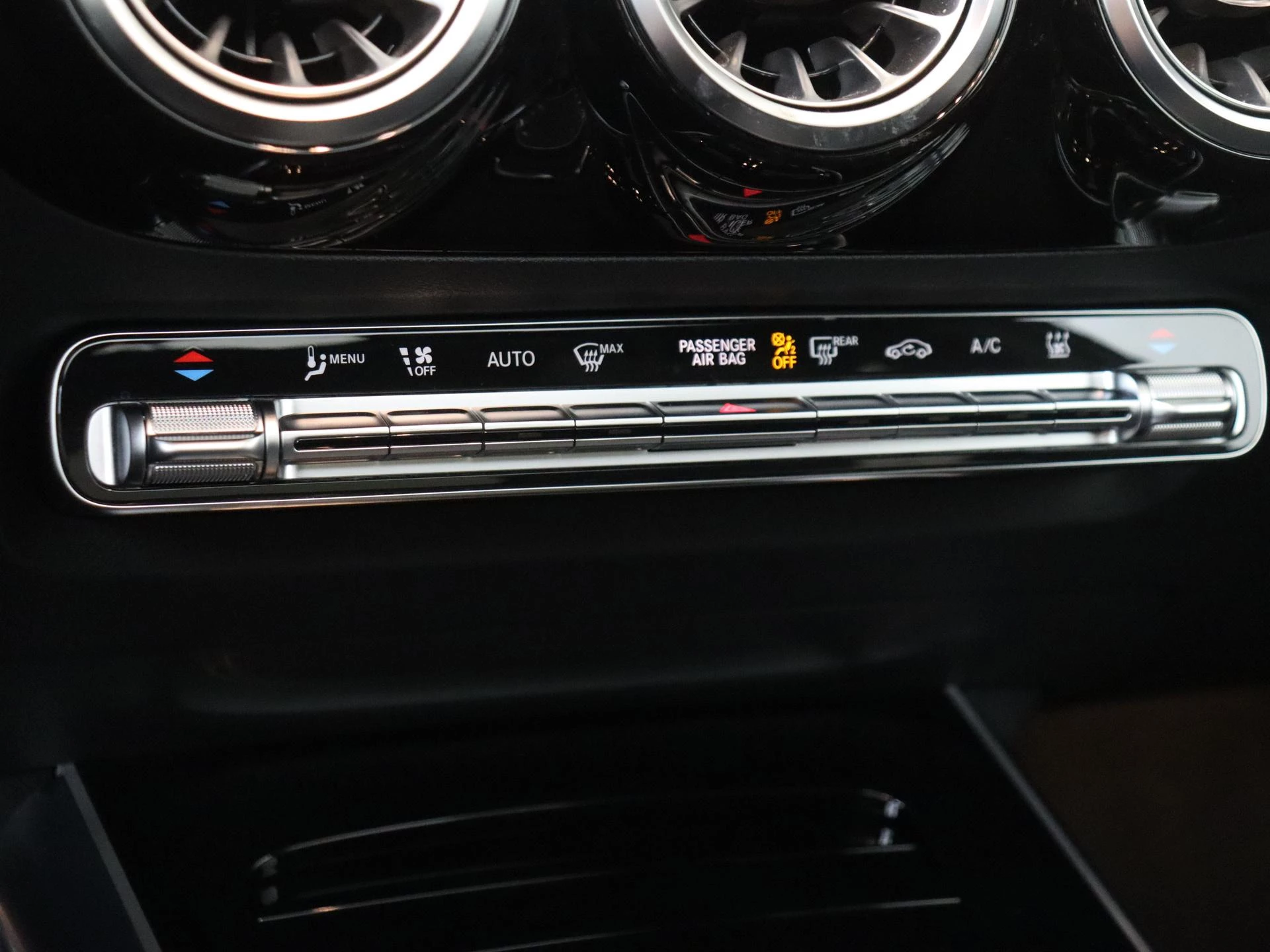 Mercedes-Benz-EQA-image-20