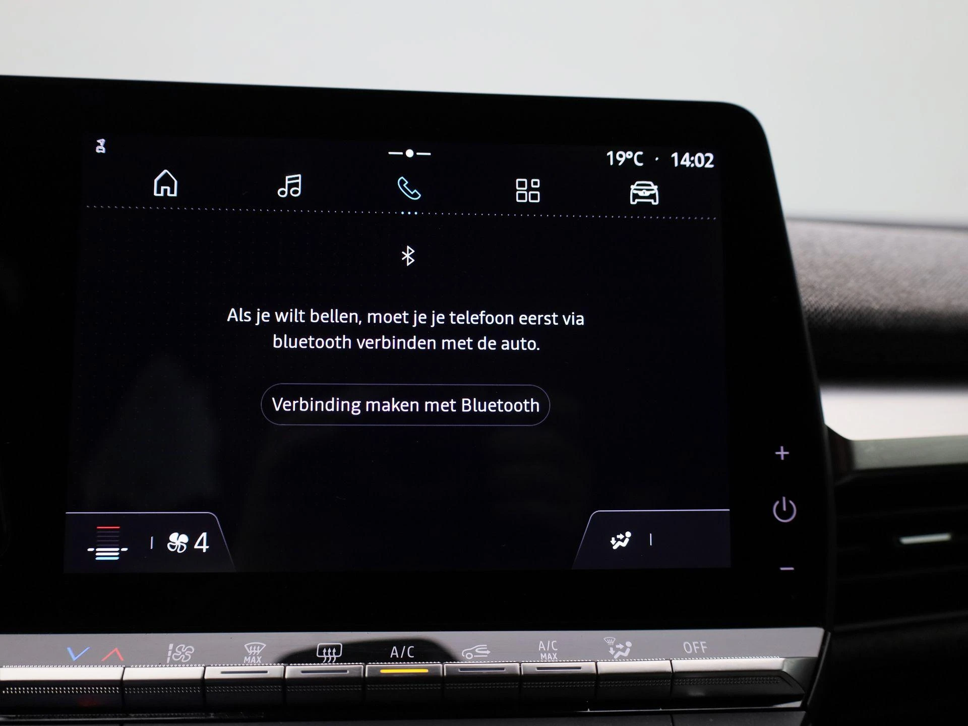Renault-Megane E-Tech-image-21