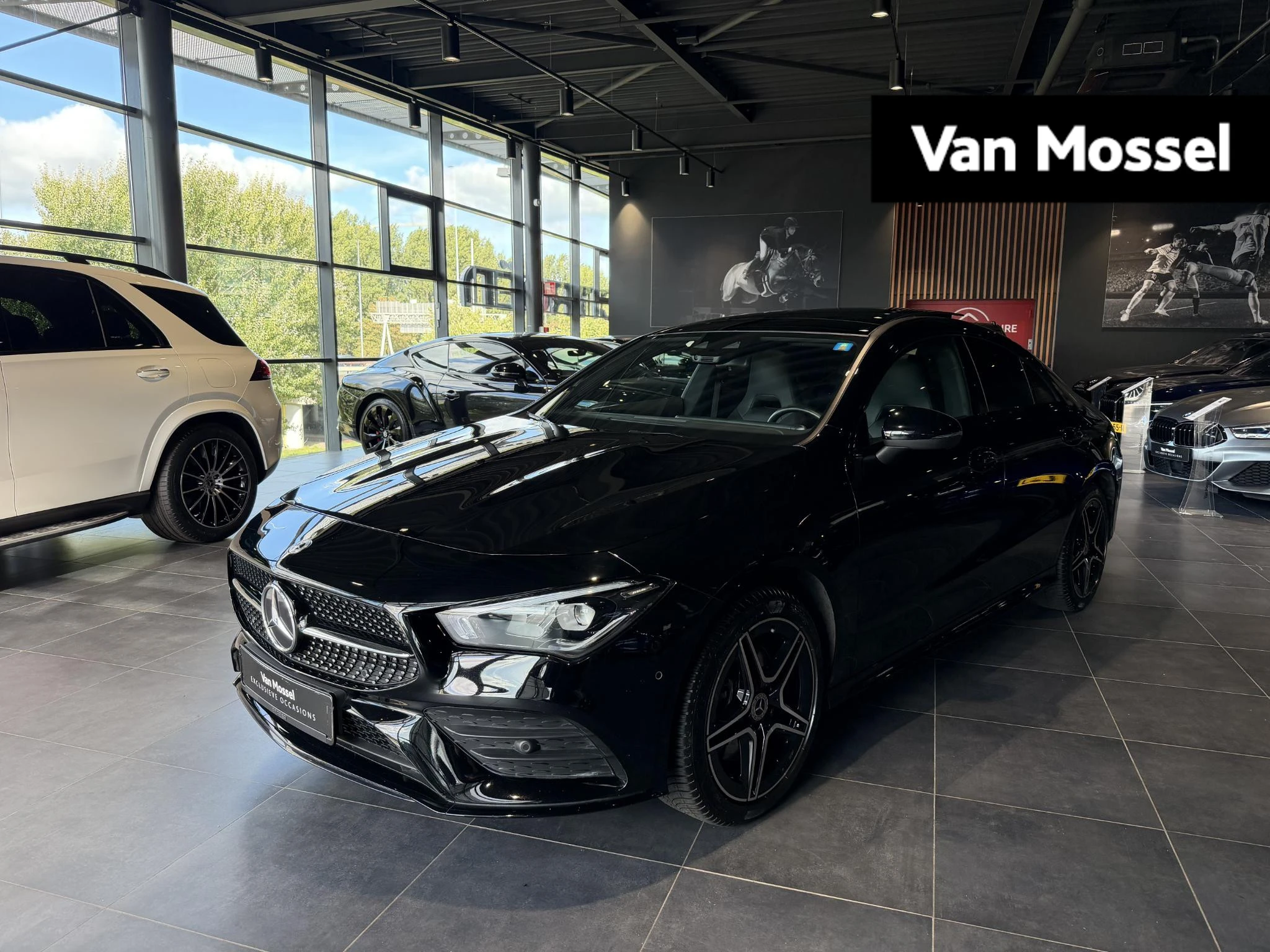 Mercedes-Benz-CLA-image-0