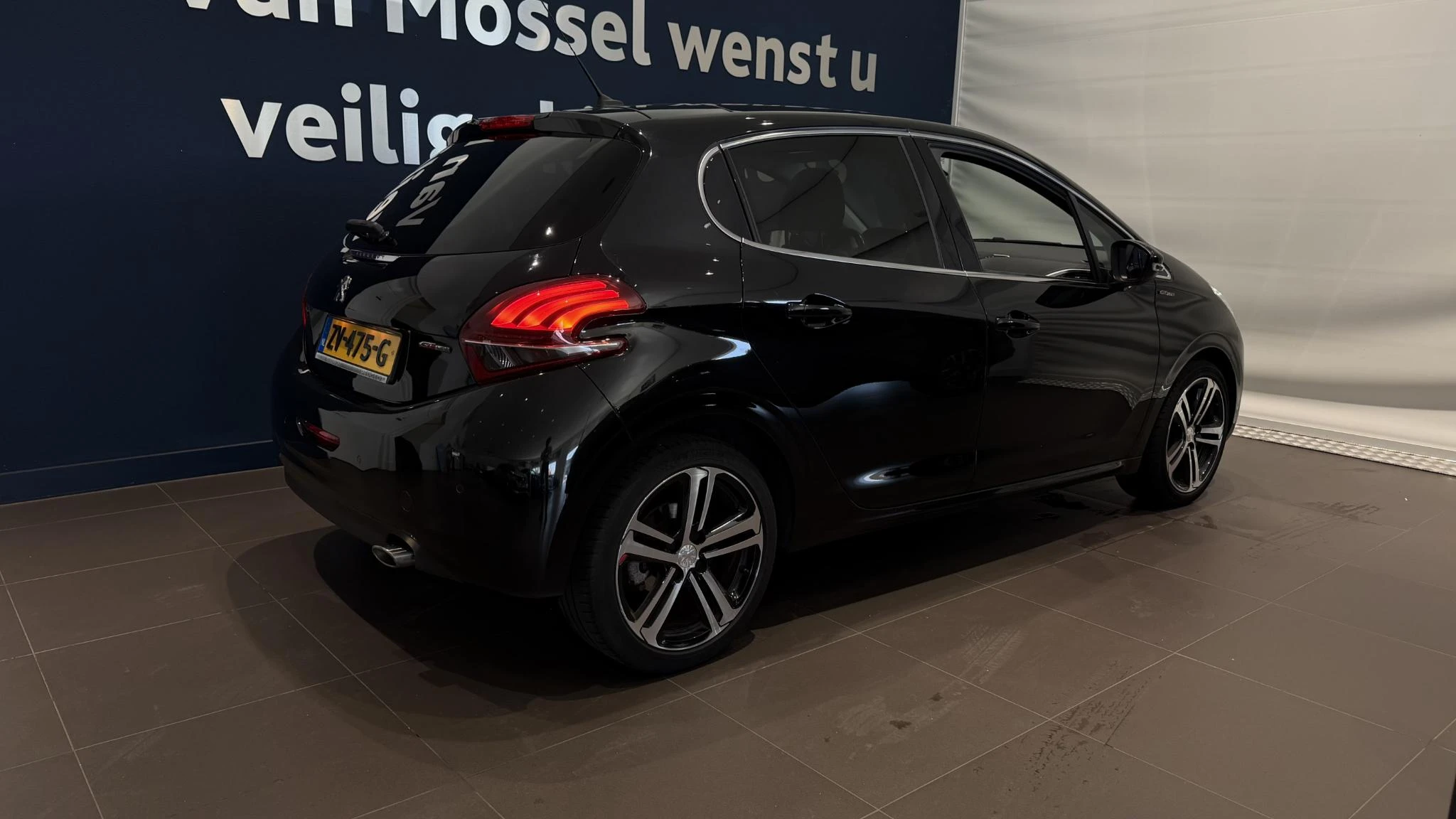 Peugeot-208-image-3