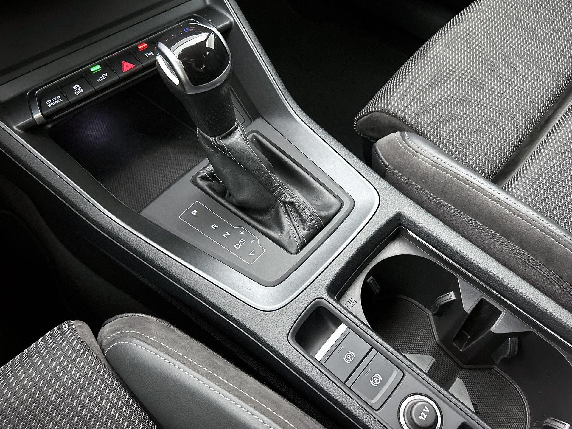 Audi Q3 45 TFSI e S edition 245 PK