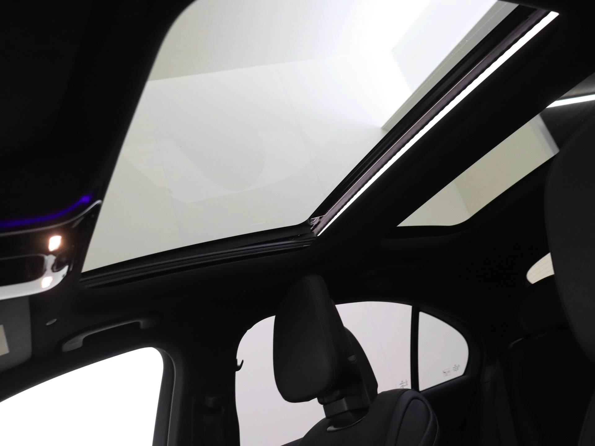 Mercedes-Benz-C-Klasse-image-26