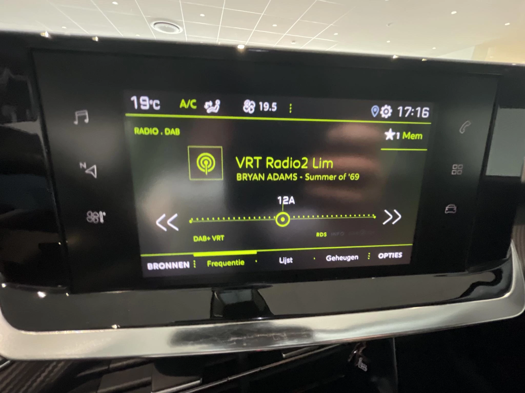 Peugeot 2008 1.2 Puretech 96kW S&S EAT8 Allure