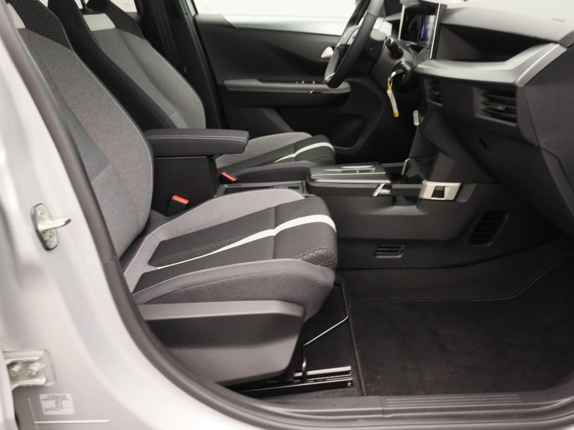 Opel-Frontera-image-23