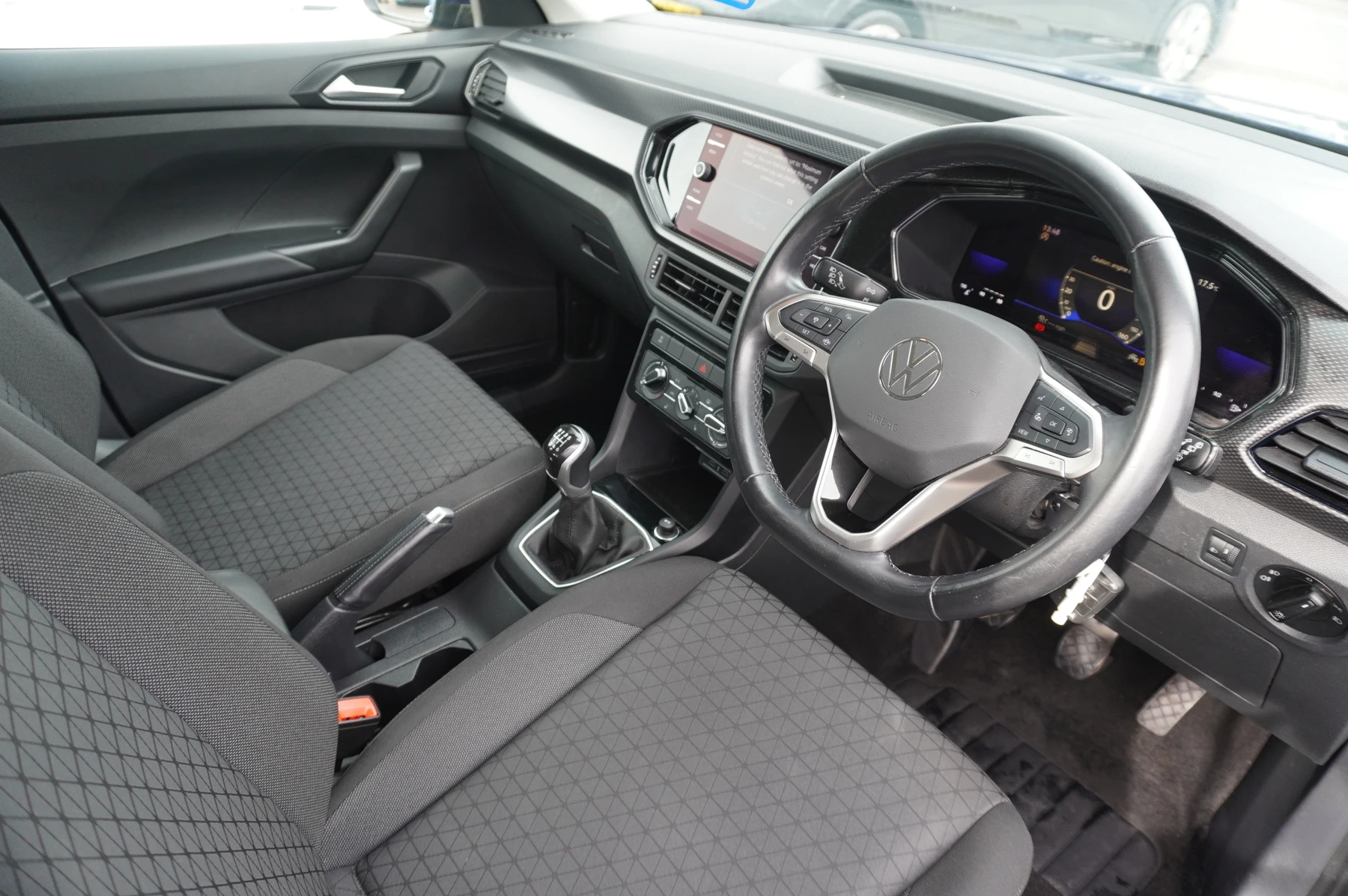 Volkswagen-T-Cross-image-5