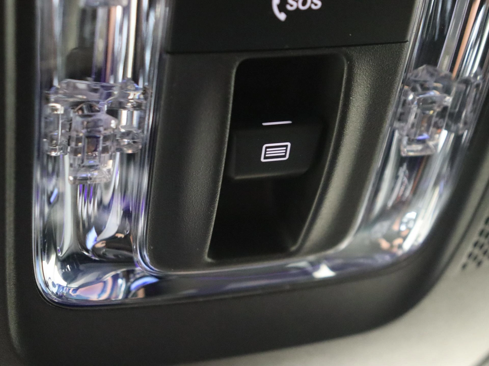 Mercedes-Benz-GLA-image-23