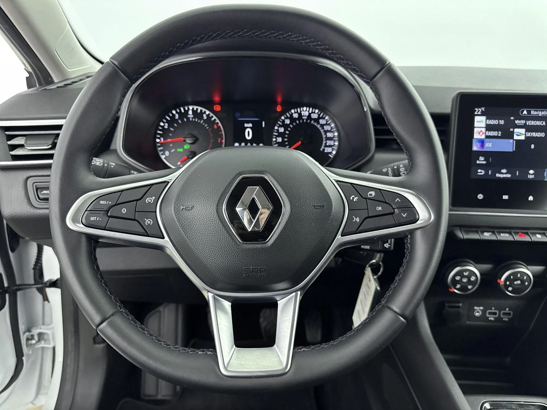 Renault-Clio-image-9