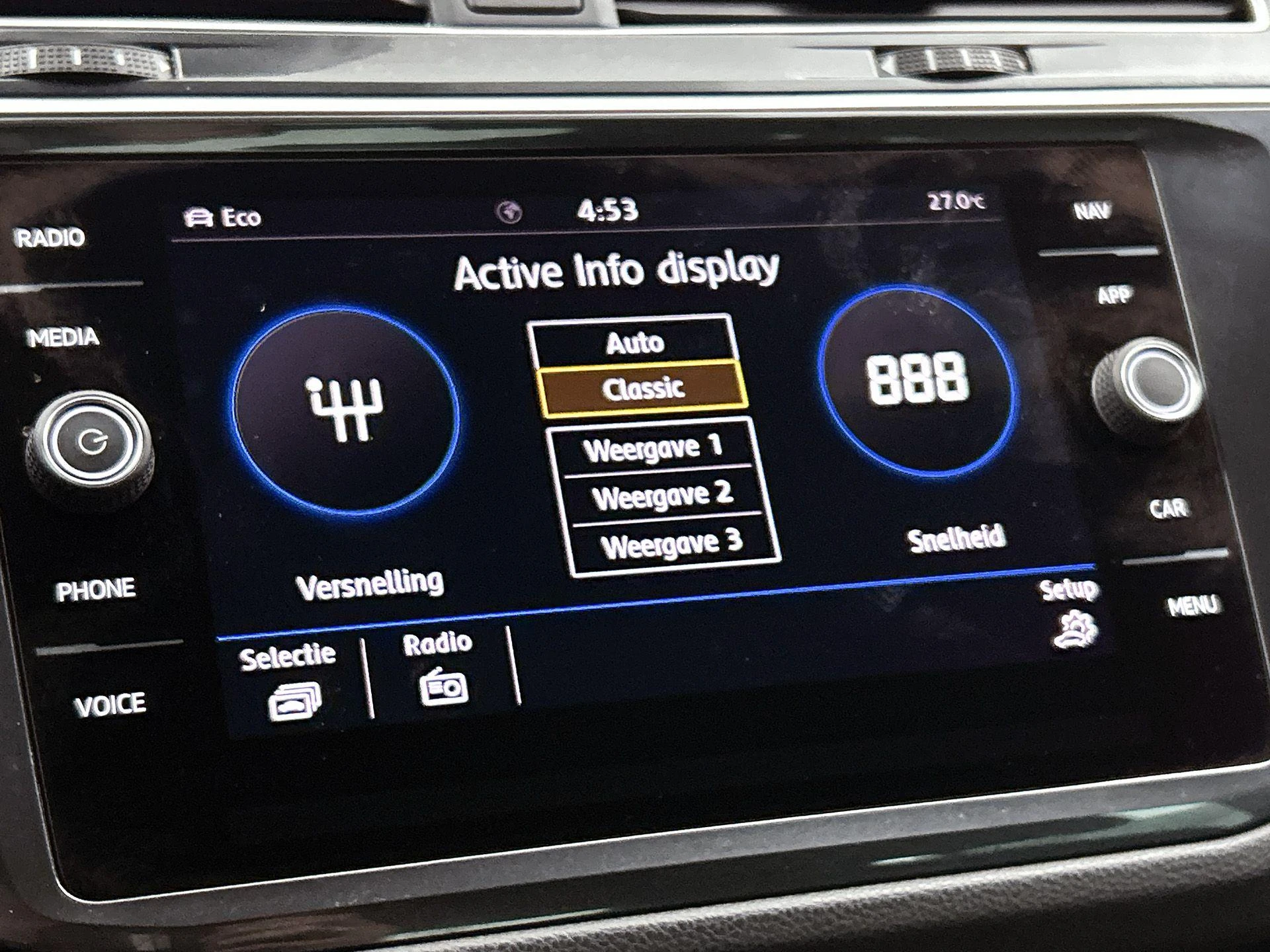 Volkswagen-Tiguan-image-10
