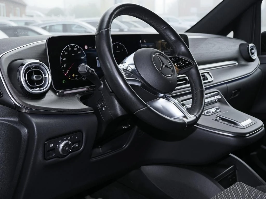 Mercedes-Benz-V-Klasse 300 d-image-9