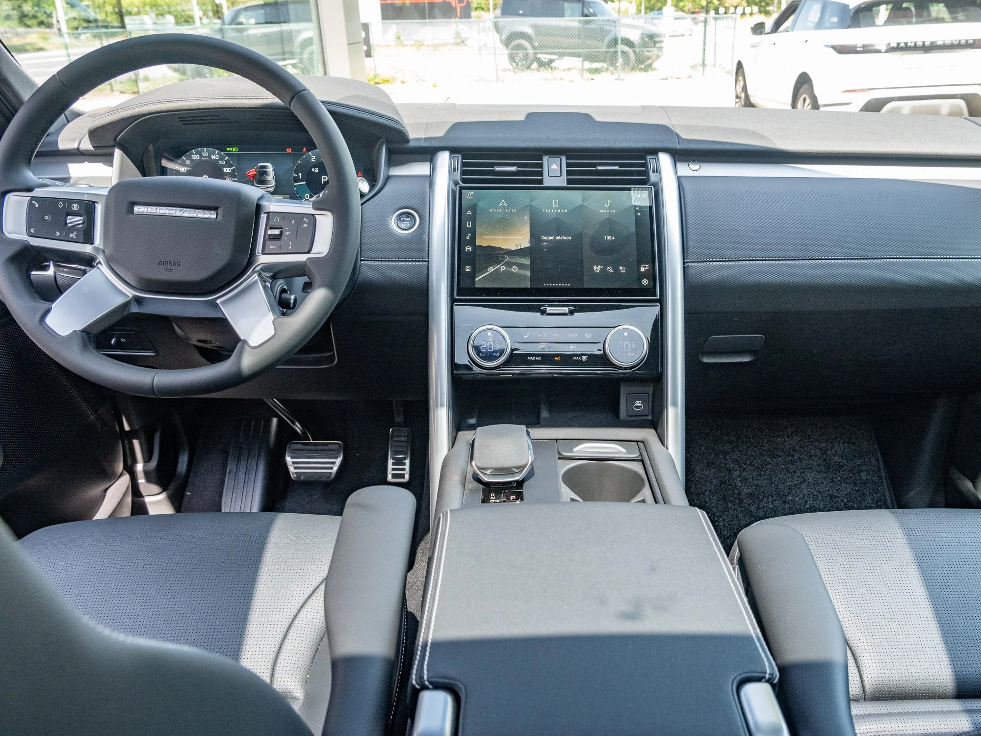 Land Rover-Discovery-image-8