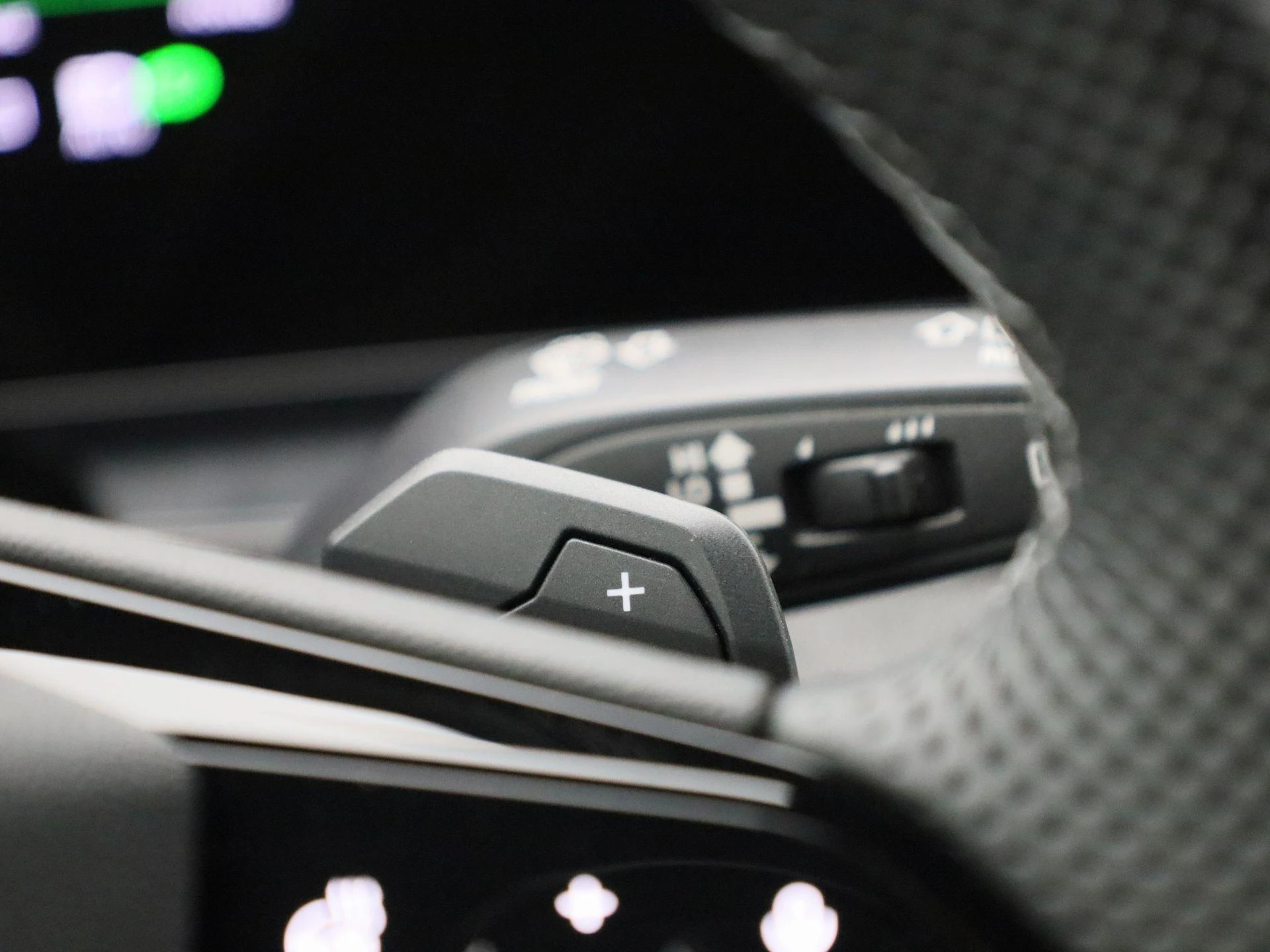 Audi-Q6 e-tron-image-31