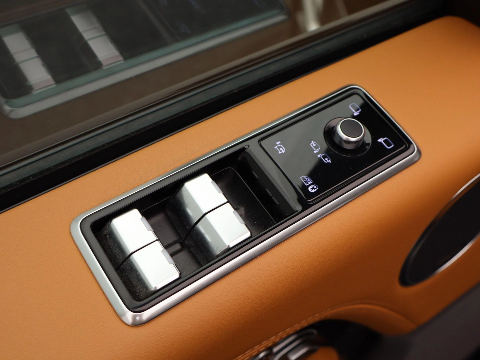 Land Rover Range Rover P400e Fifty