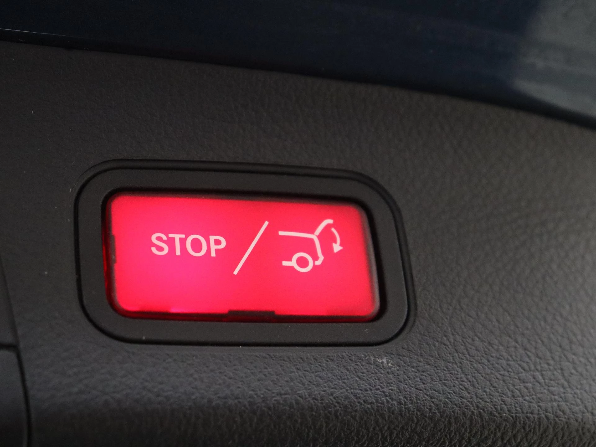 Mercedes-Benz-EQA-image-28