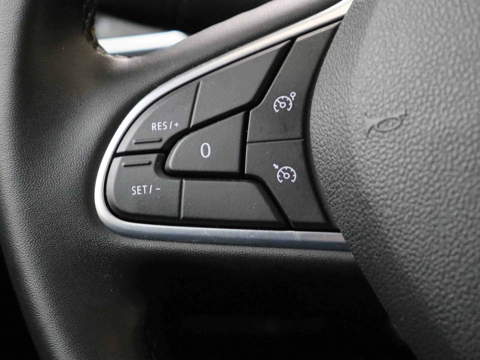 Renault-Mégane Estate-image-12