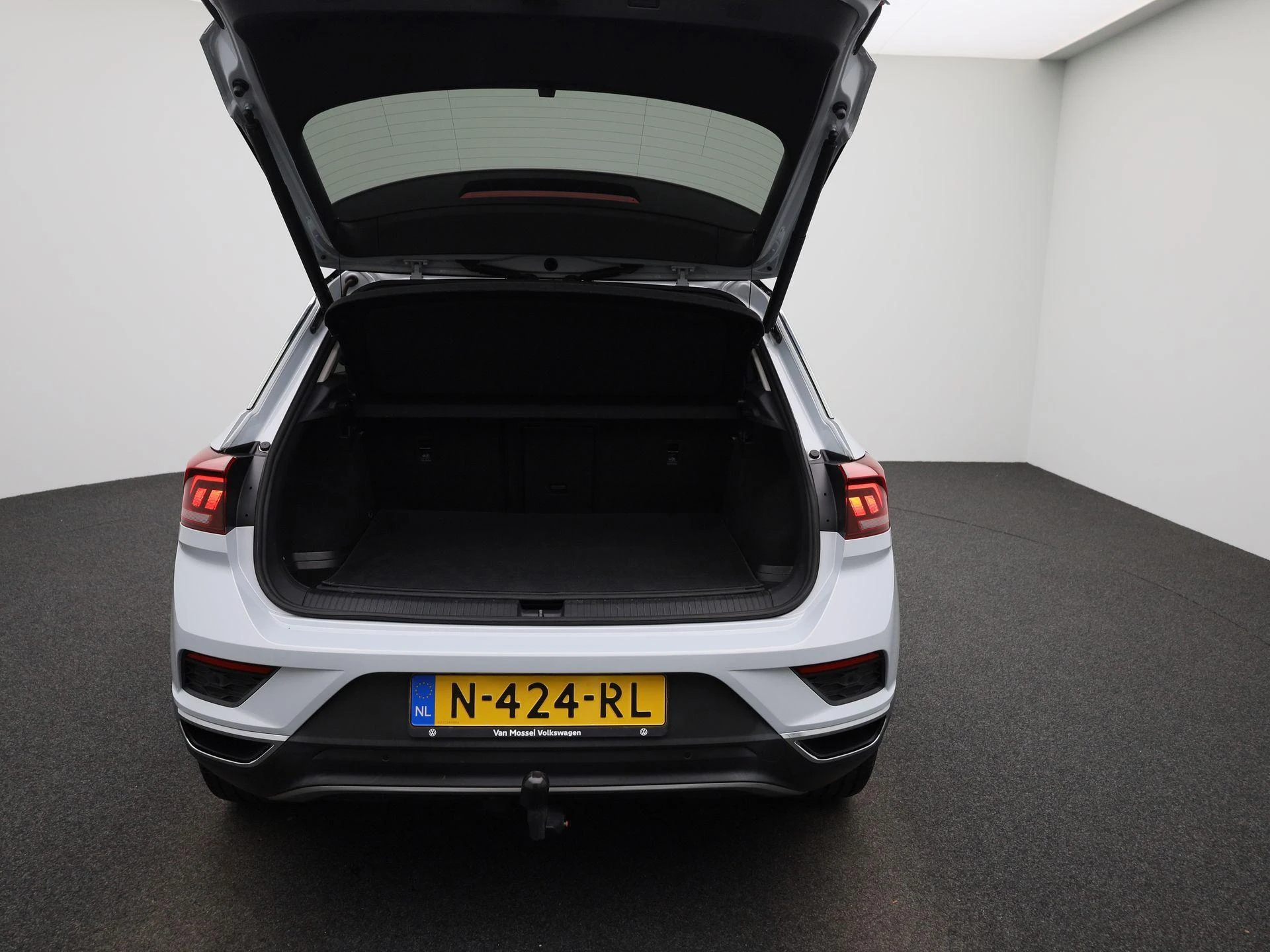 Volkswagen-T-Roc-image-10