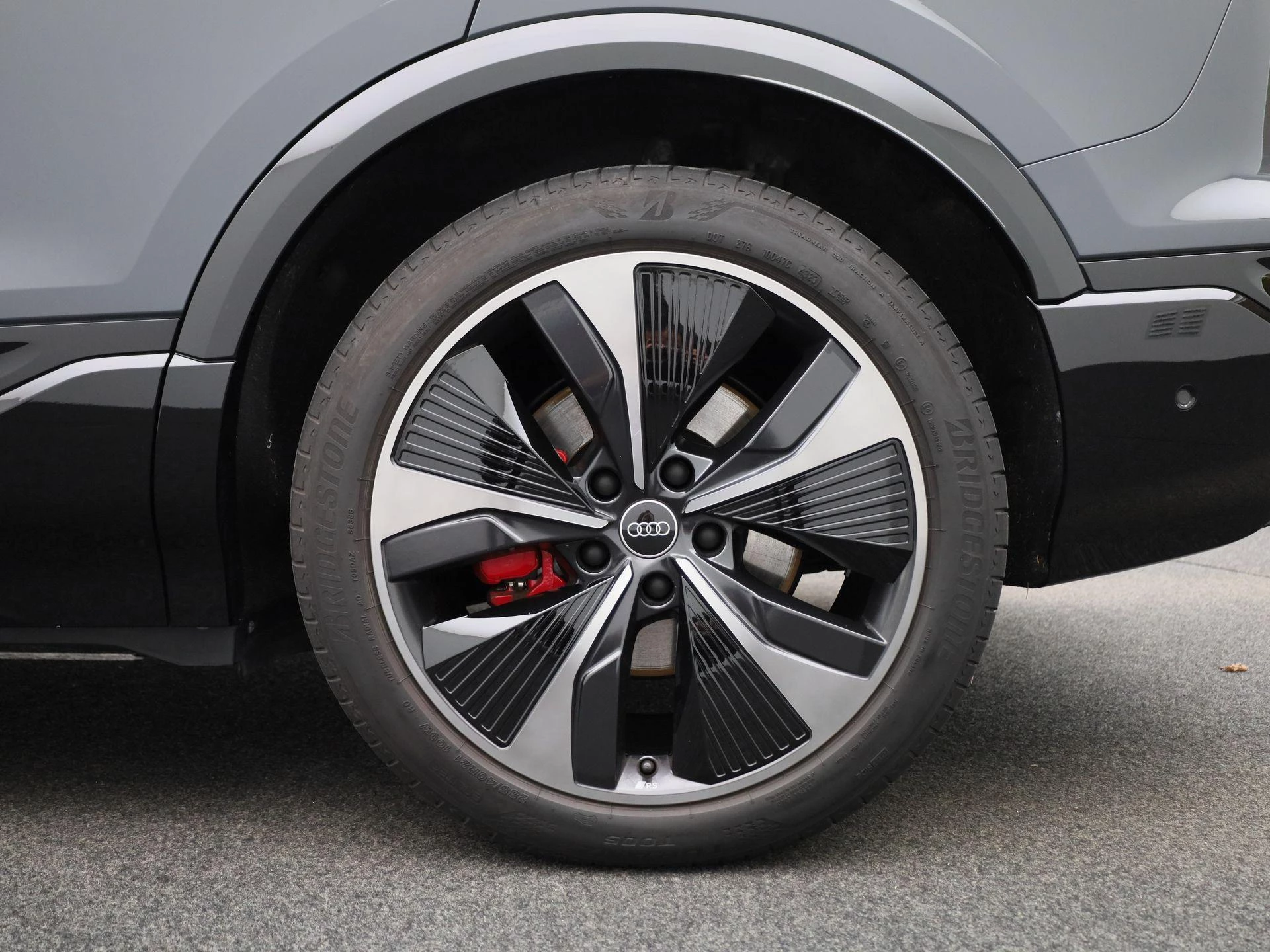 Audi-Q6 e-tron-image-12