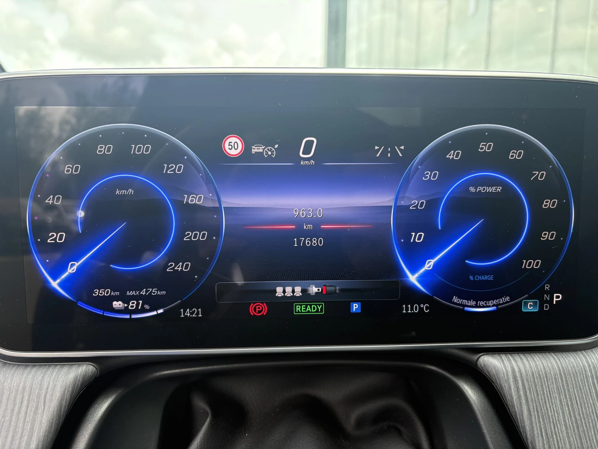 Mercedes-Benz EQE 300 Star Edition + AMG LINE + AIRMATIC + PANO DAK + TREKHAAK