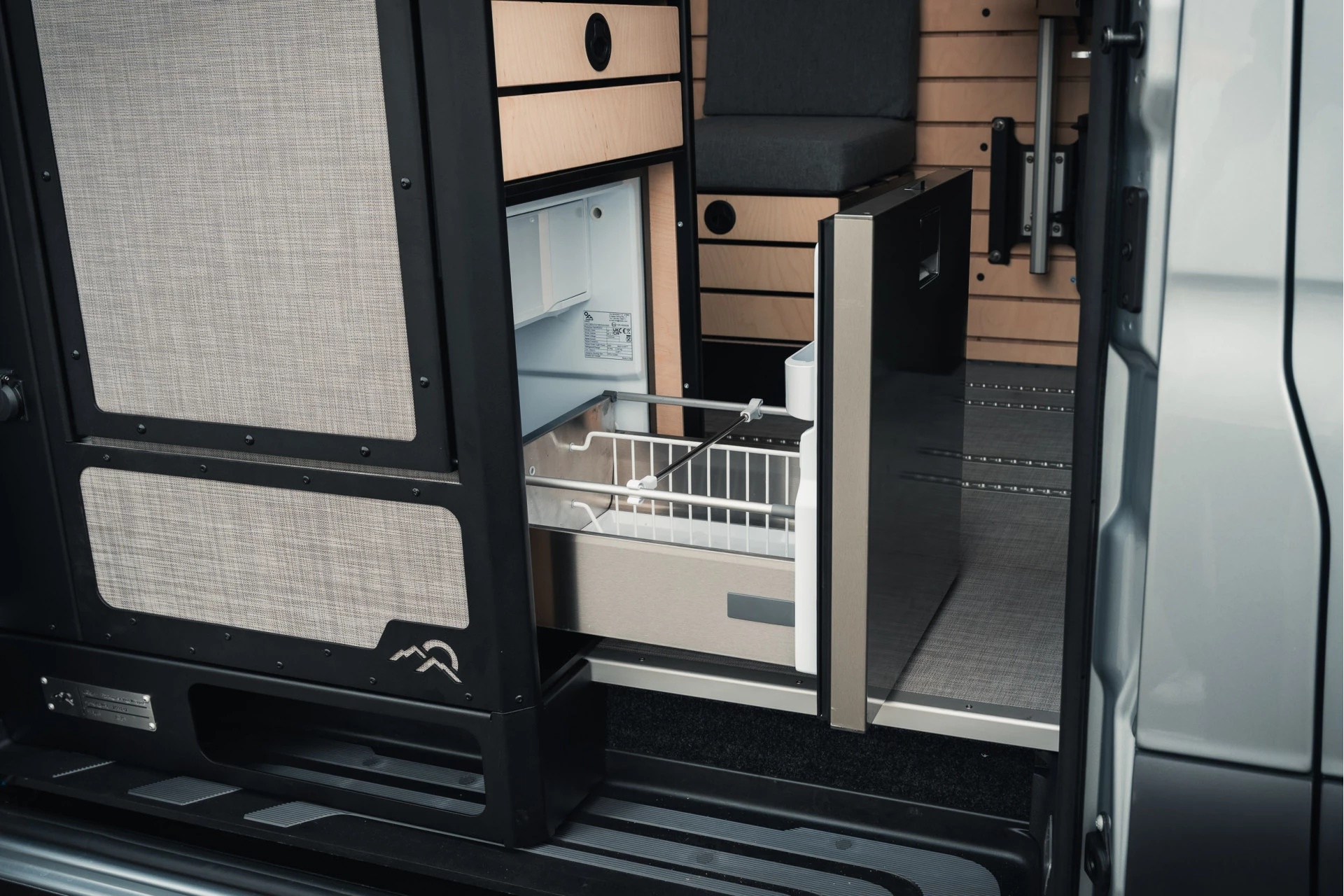 Mercedes-Benz-Sprinter-image-16